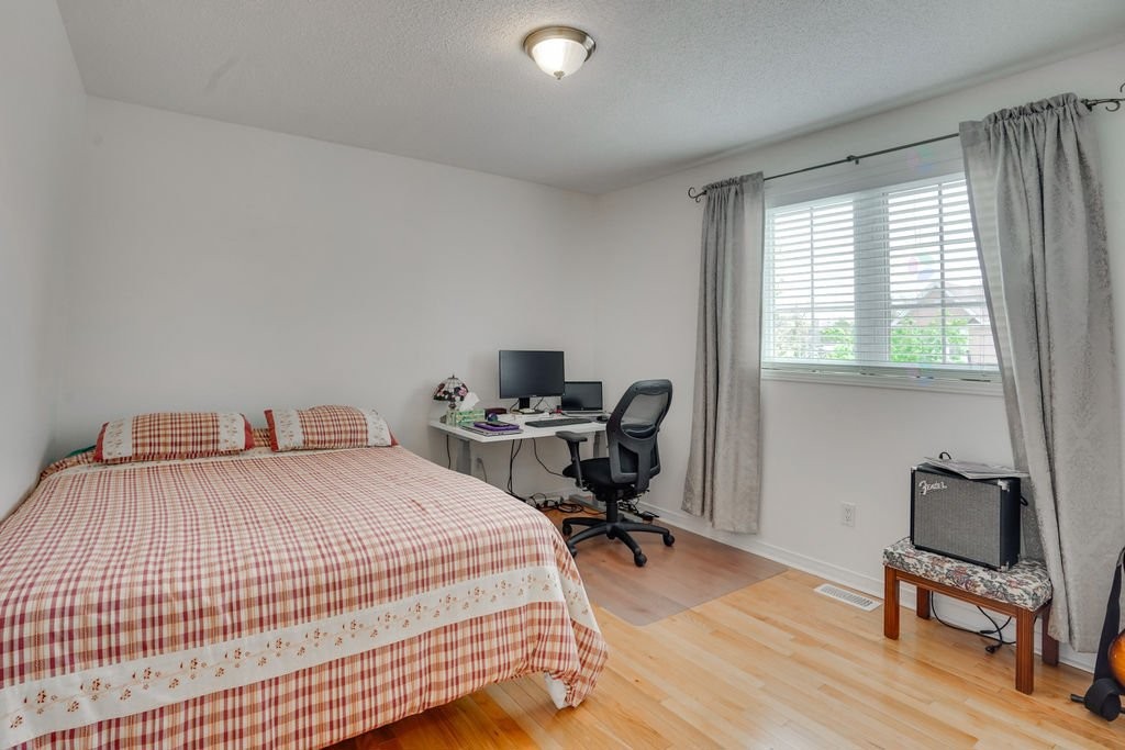 









6


Rue de l'Alouette

,
Gatineau (Hull),




QC
J9A3J4

