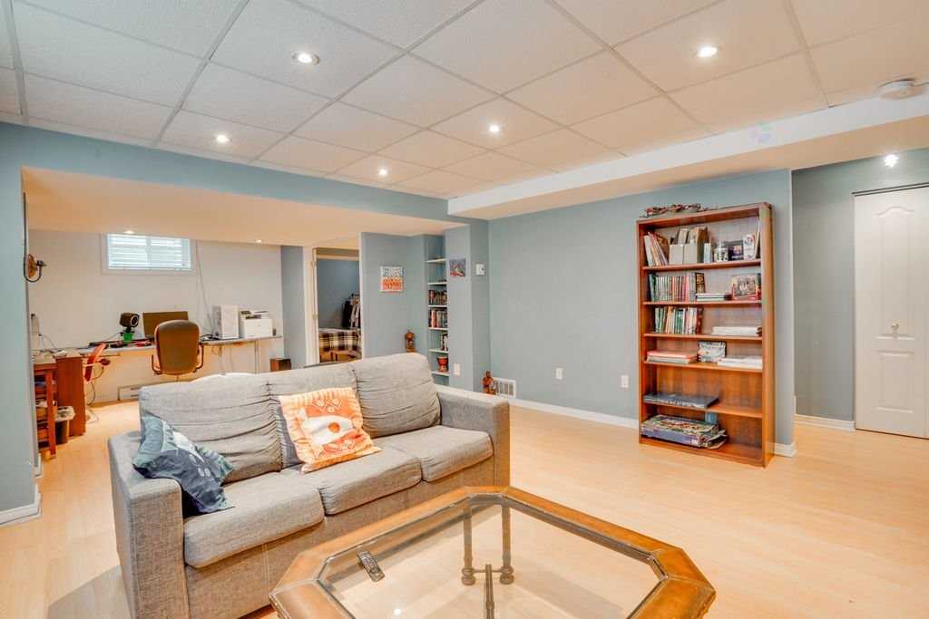 









6


Rue de l'Alouette

,
Gatineau (Hull),




QC
J9A3J4

