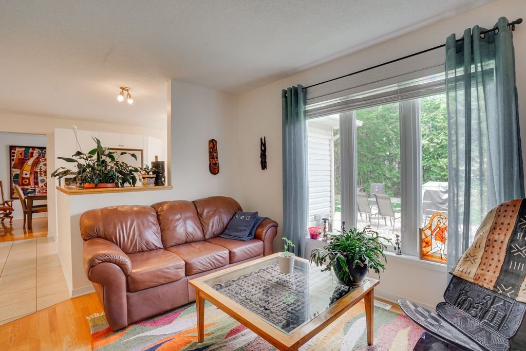 









6


Rue de l'Alouette

,
Gatineau (Hull),




QC
J9A3J4

