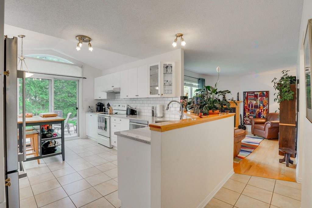 









6


Rue de l'Alouette

,
Gatineau (Hull),




QC
J9A3J4

