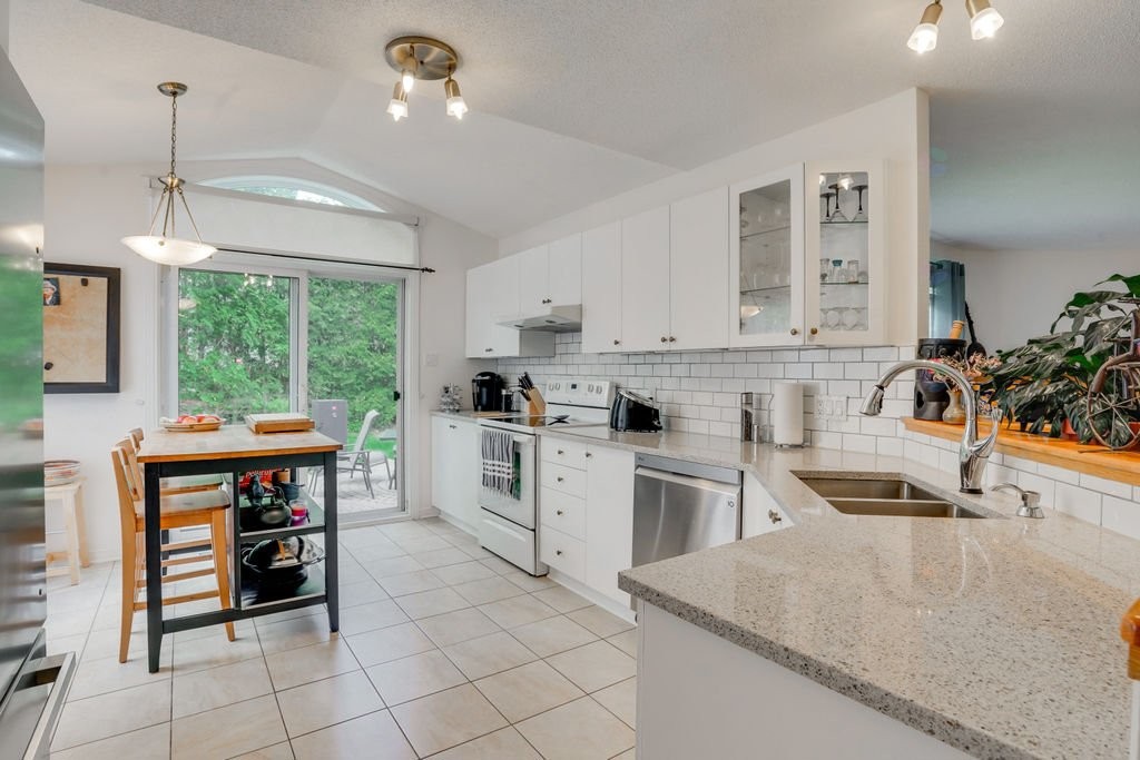 









6


Rue de l'Alouette

,
Gatineau (Hull),




QC
J9A3J4

