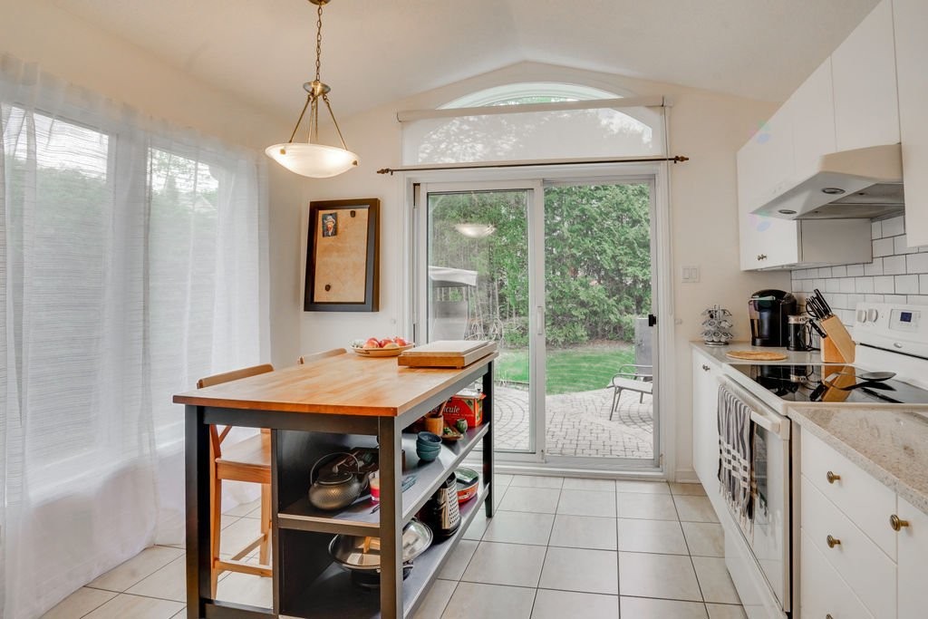 









6


Rue de l'Alouette

,
Gatineau (Hull),




QC
J9A3J4

