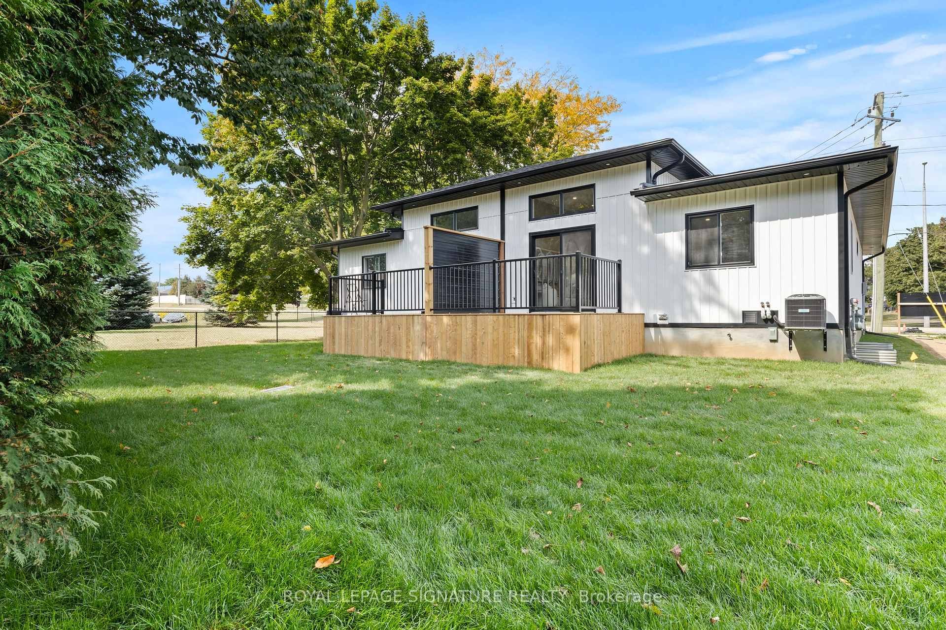 









139


King Edward

Street,
Brant,




ON
N3L 3E3

