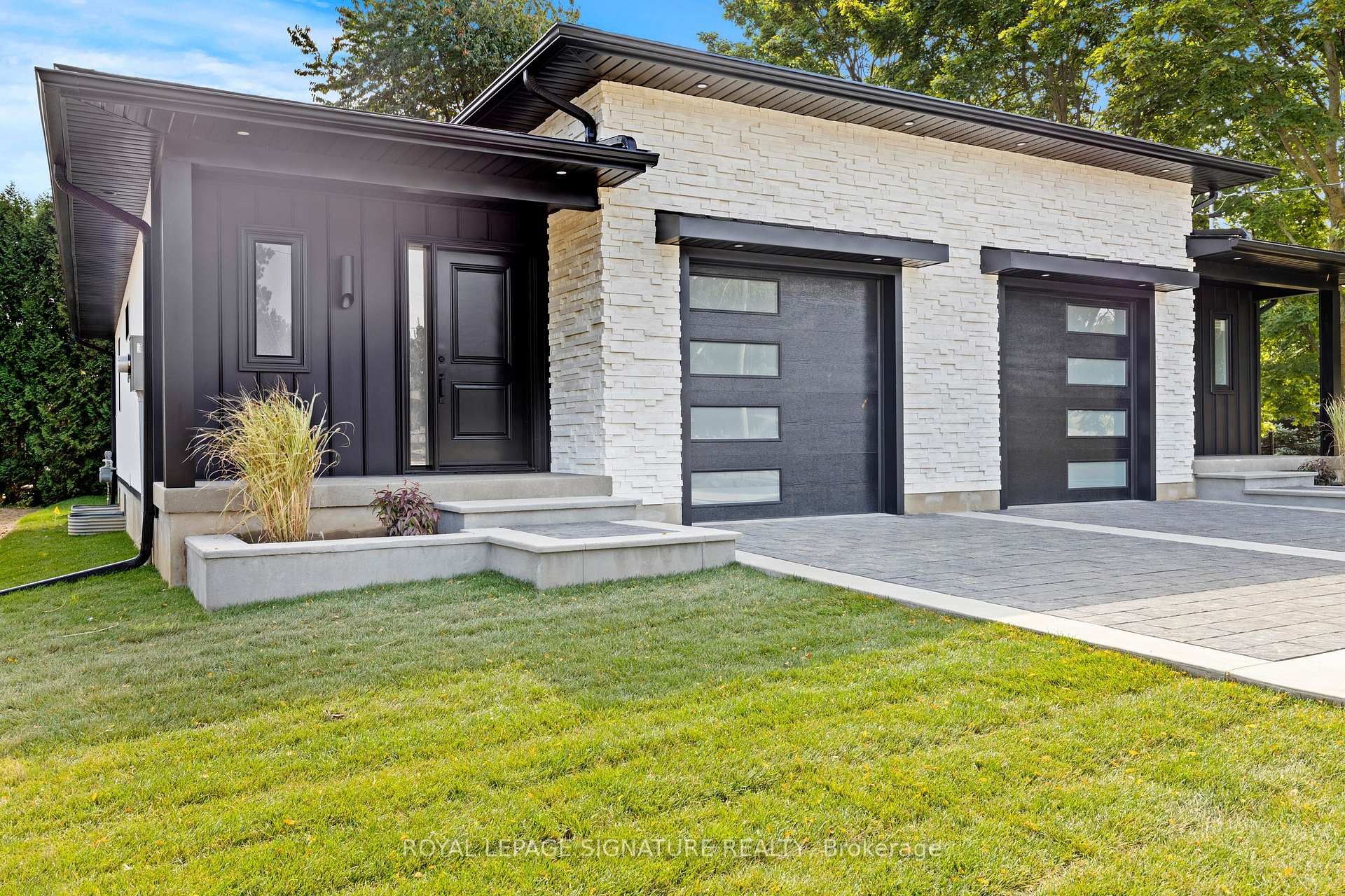 









139


King Edward

Street,
Brant,




ON
N3L 3E3

