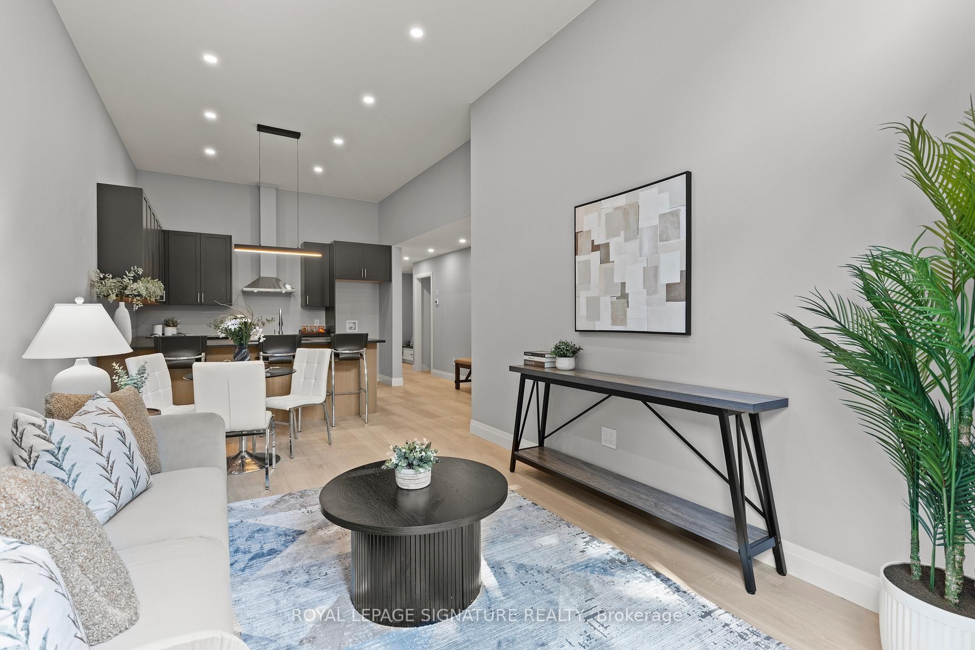 









139


King Edward

Street,
Brant,




ON
N3L 3E3

