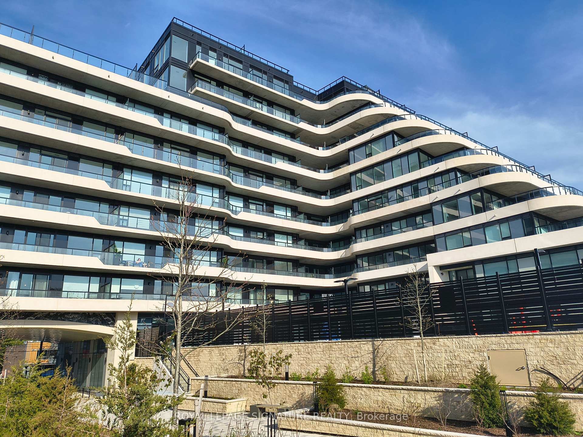 









8188


Yonge

Street, 215,
Vaughan,




ON
L4J 1W5


