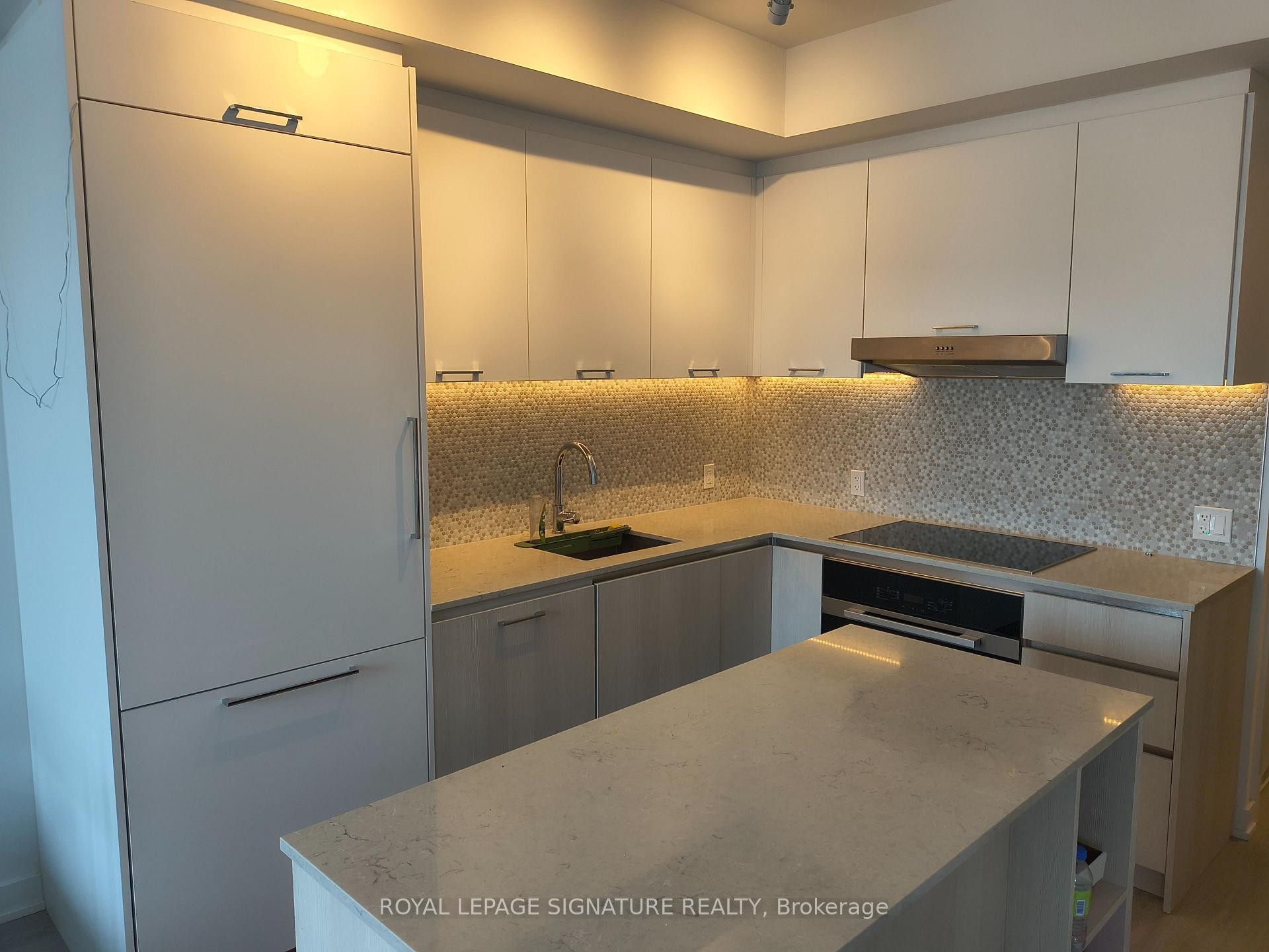 









8188


Yonge

Street, 215,
Vaughan,




ON
L4J 1W5

