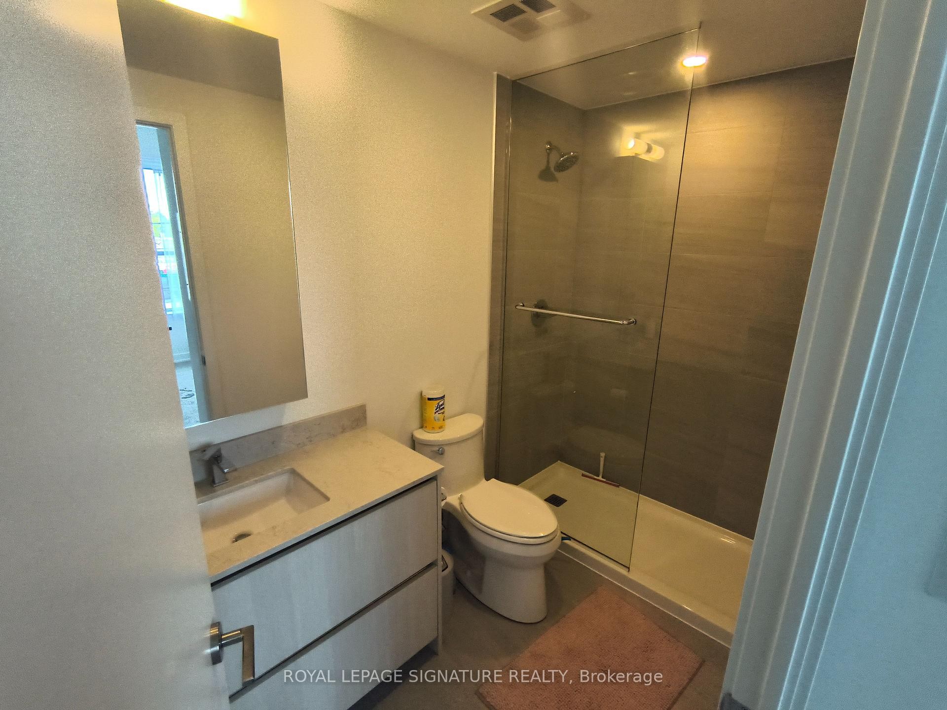 









8188


Yonge

Street, 215,
Vaughan,




ON
L4J 1W5

