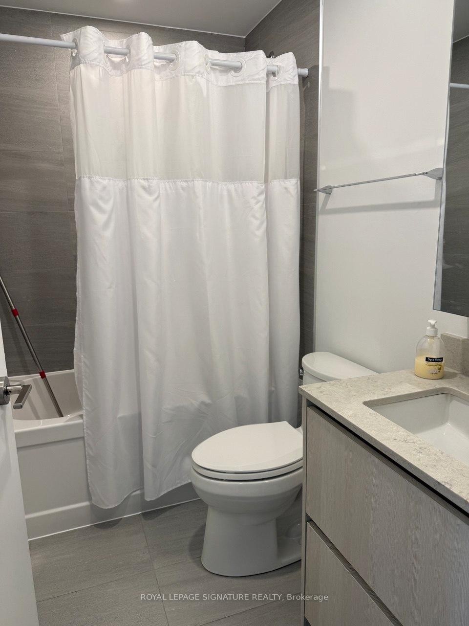 









8188


Yonge

Street, 215,
Vaughan,




ON
L4J 1W5

