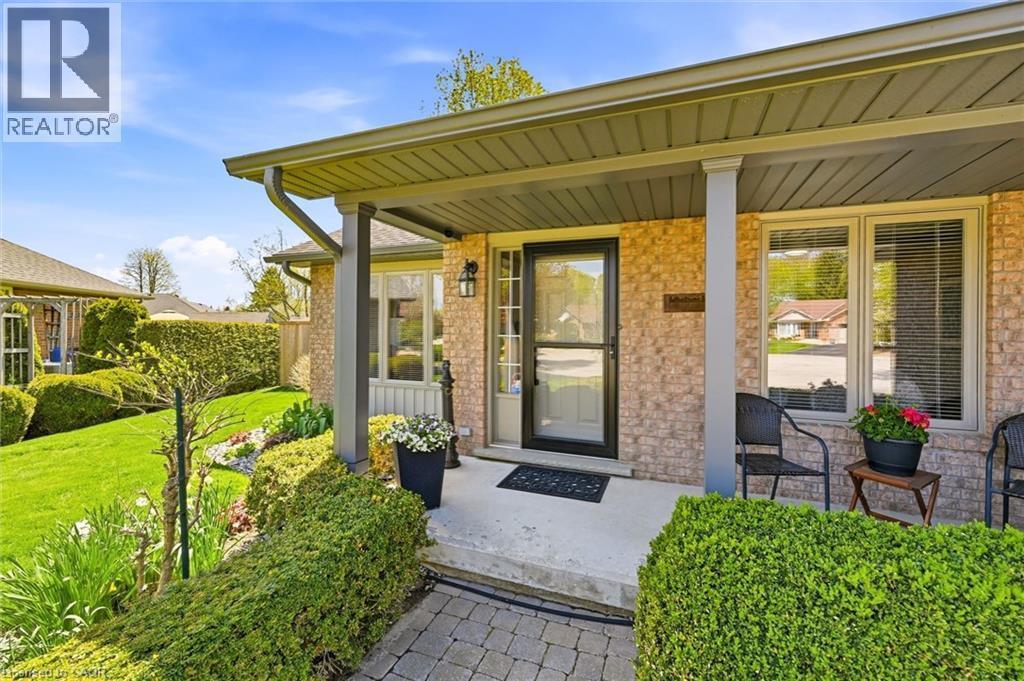 












15 BAYSHORE Court

,
Port Dover,




Ontario
N0A1N7

