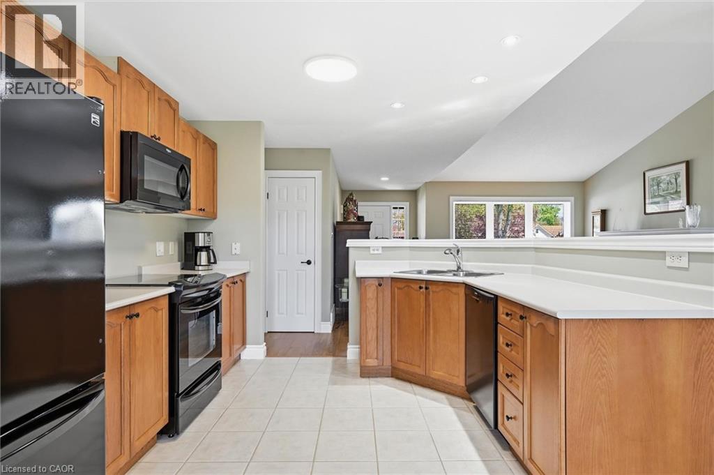 












15 BAYSHORE Court

,
Port Dover,




Ontario
N0A1N7

