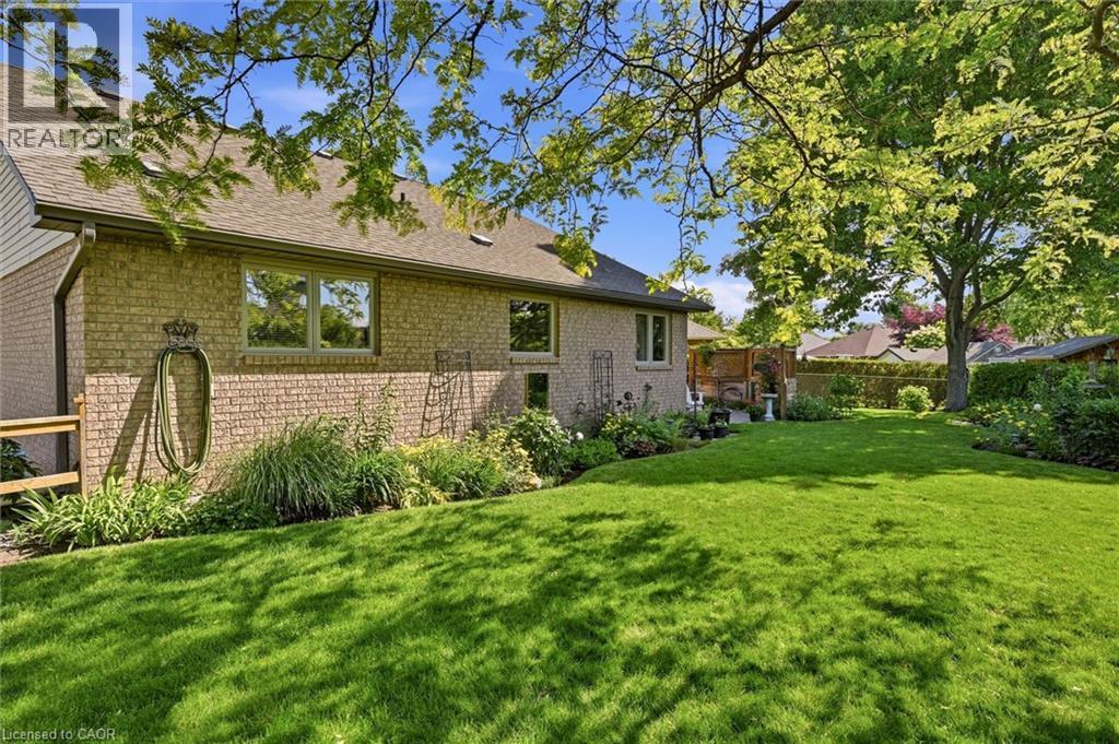 












15 BAYSHORE Court

,
Port Dover,




Ontario
N0A1N7

