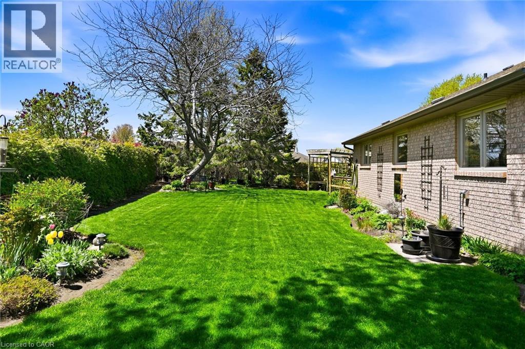 












15 BAYSHORE Court

,
Port Dover,




Ontario
N0A1N7

