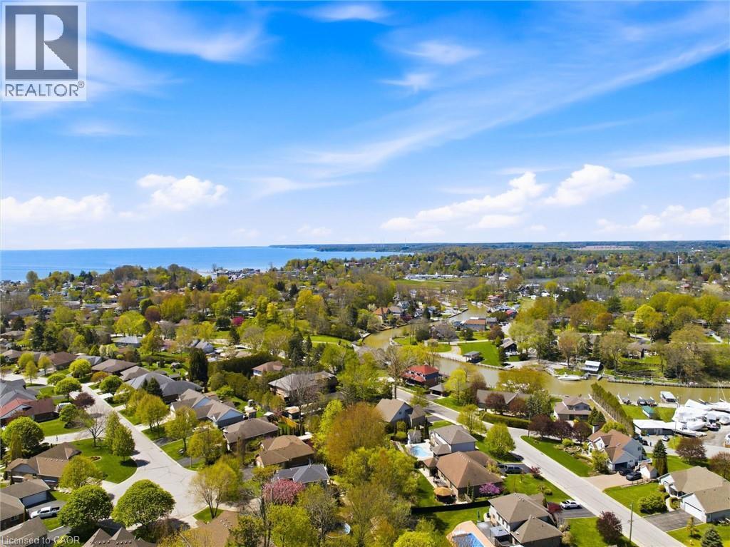 












15 BAYSHORE Court

,
Port Dover,




Ontario
N0A1N7

