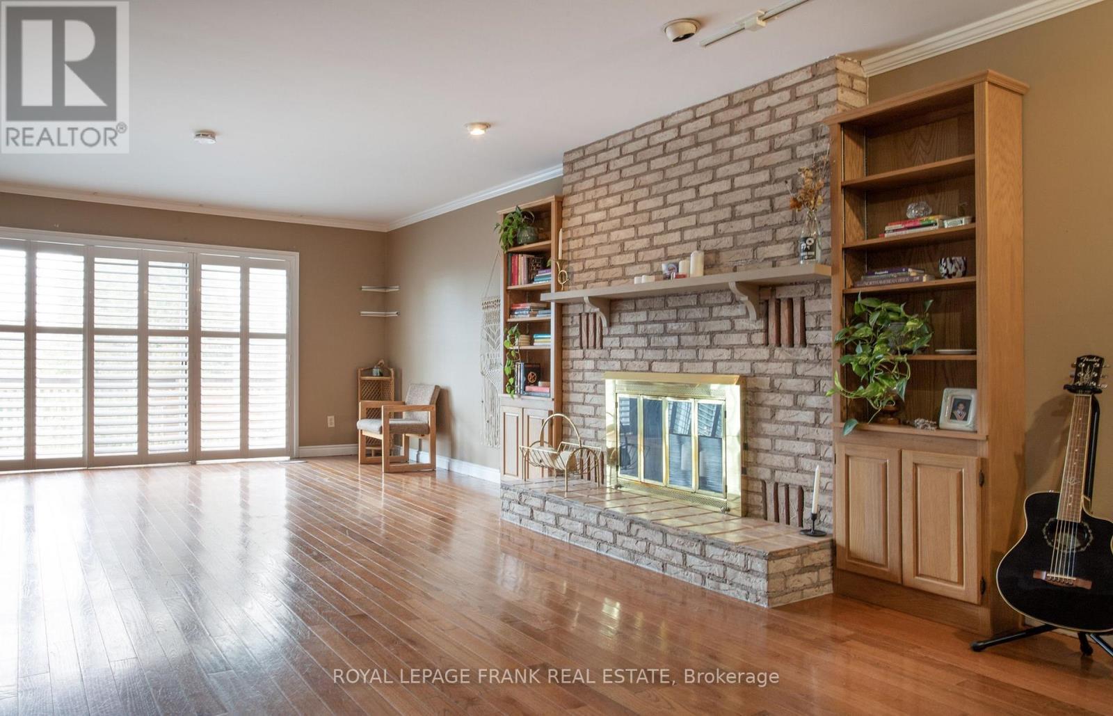 












312 CUMBERLAND COURT

,
Oshawa (Donevan),




Ontario
L1H8E7

