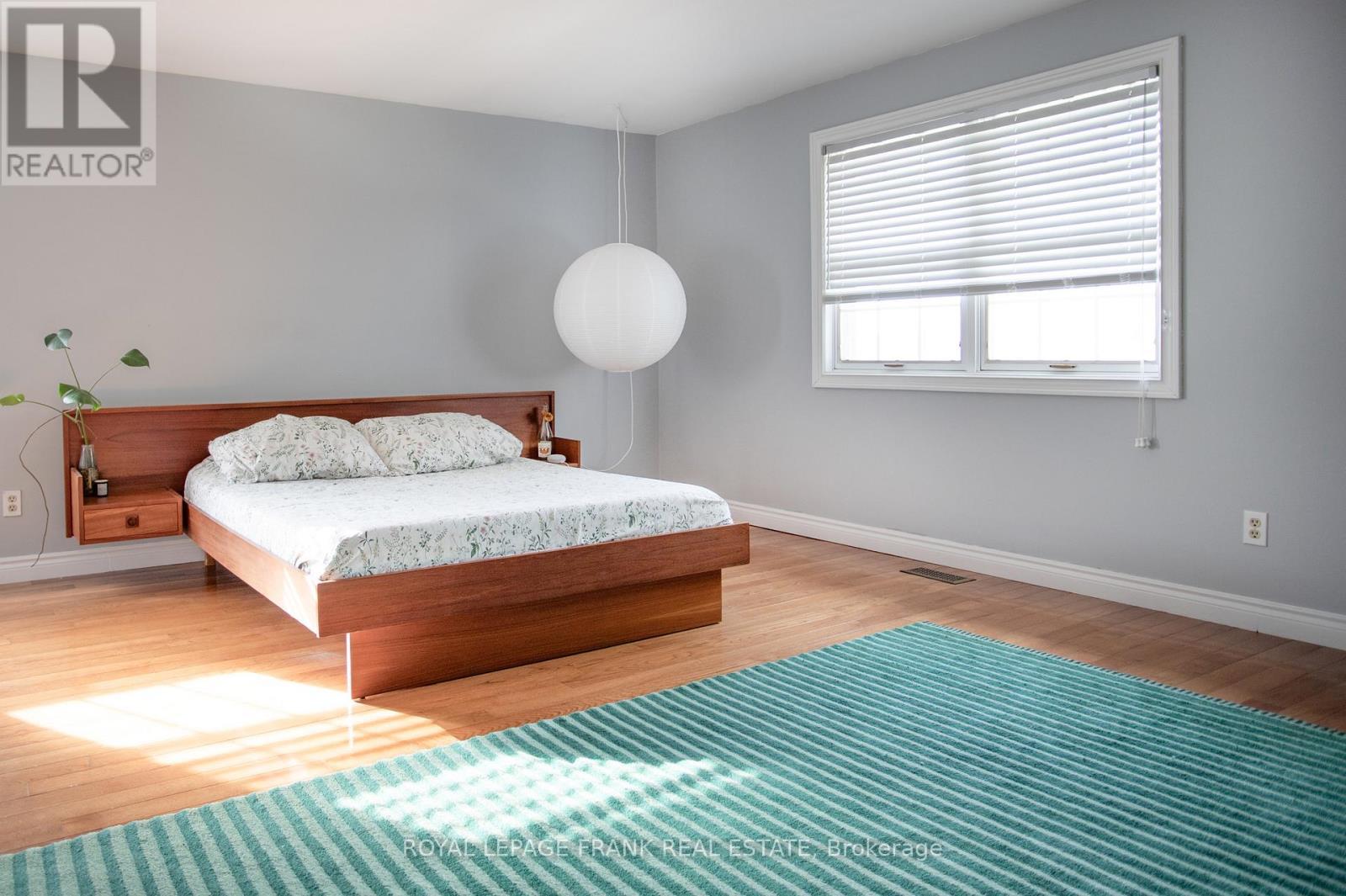 












312 CUMBERLAND COURT

,
Oshawa (Donevan),




Ontario
L1H8E7

