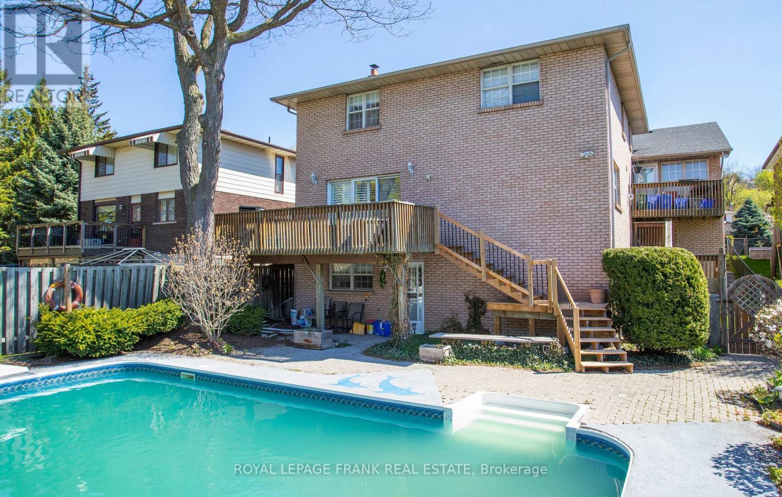 












312 CUMBERLAND COURT

,
Oshawa (Donevan),




Ontario
L1H8E7

