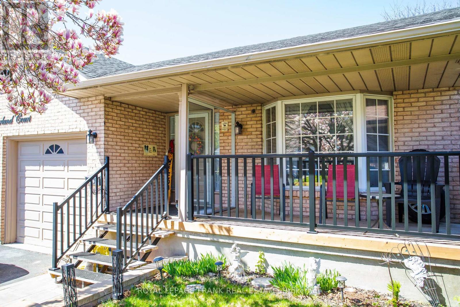 












312 CUMBERLAND COURT

,
Oshawa (Donevan),




Ontario
L1H8E7

