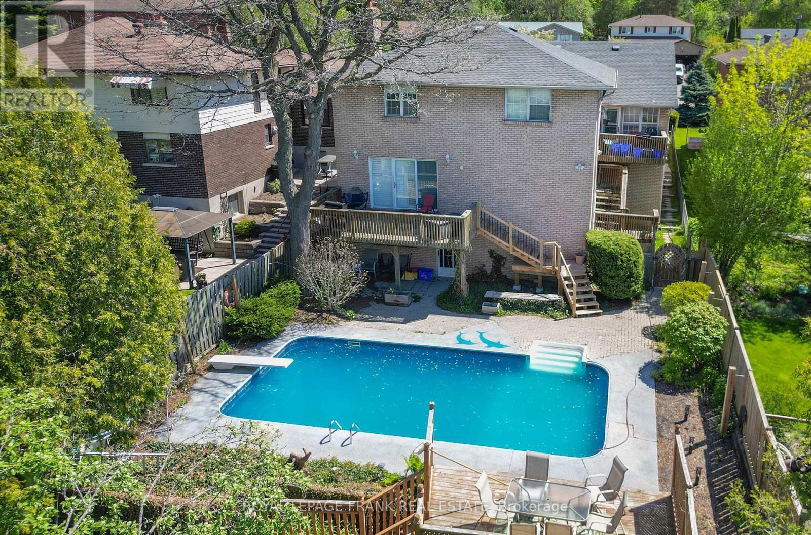 












312 CUMBERLAND COURT

,
Oshawa (Donevan),




Ontario
L1H8E7

