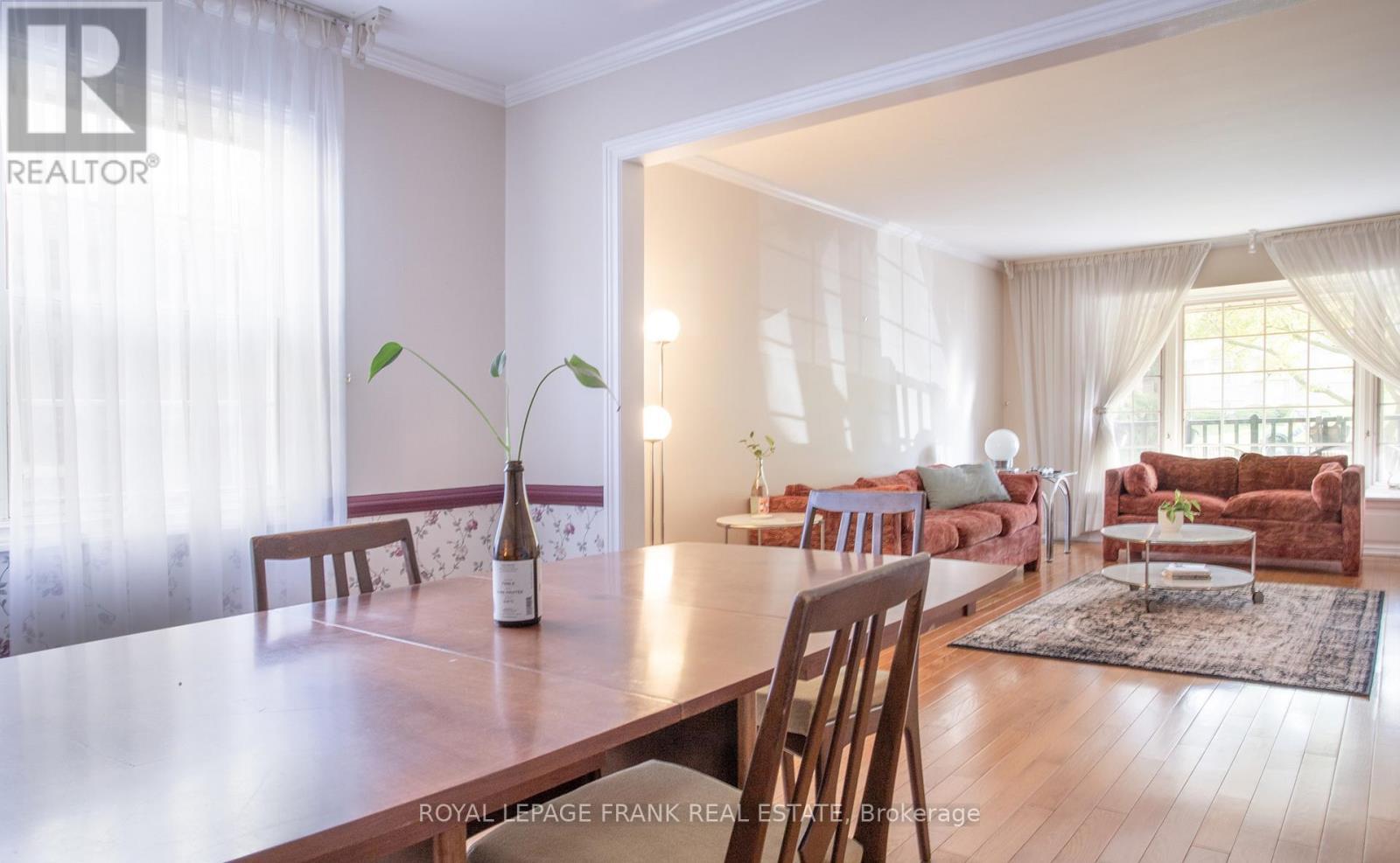 












312 CUMBERLAND COURT

,
Oshawa (Donevan),




Ontario
L1H8E7

