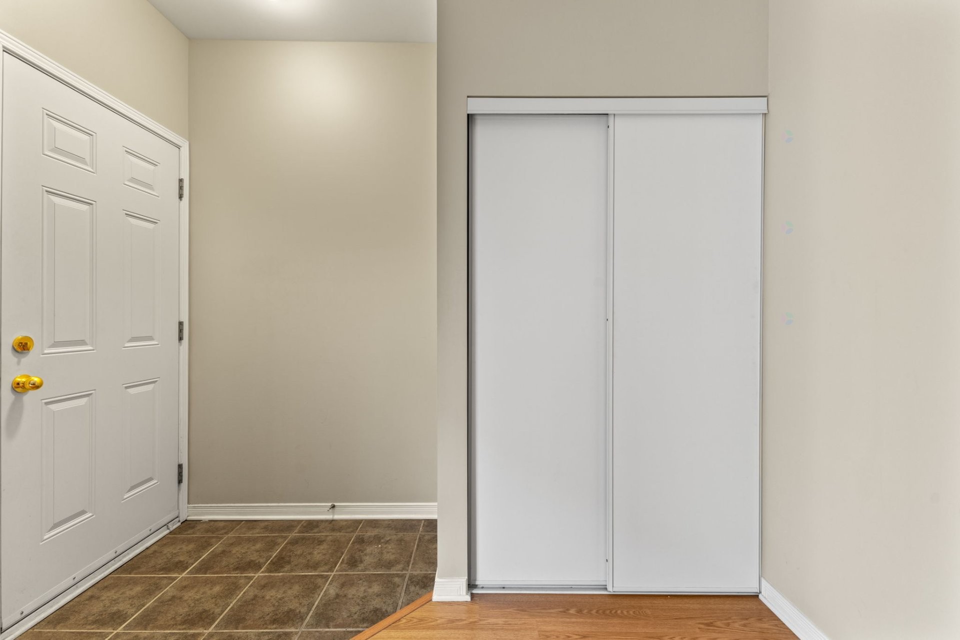 









62


Rue du Zénith

, 2,
Gatineau (Hull),




QC
J9A0A4


