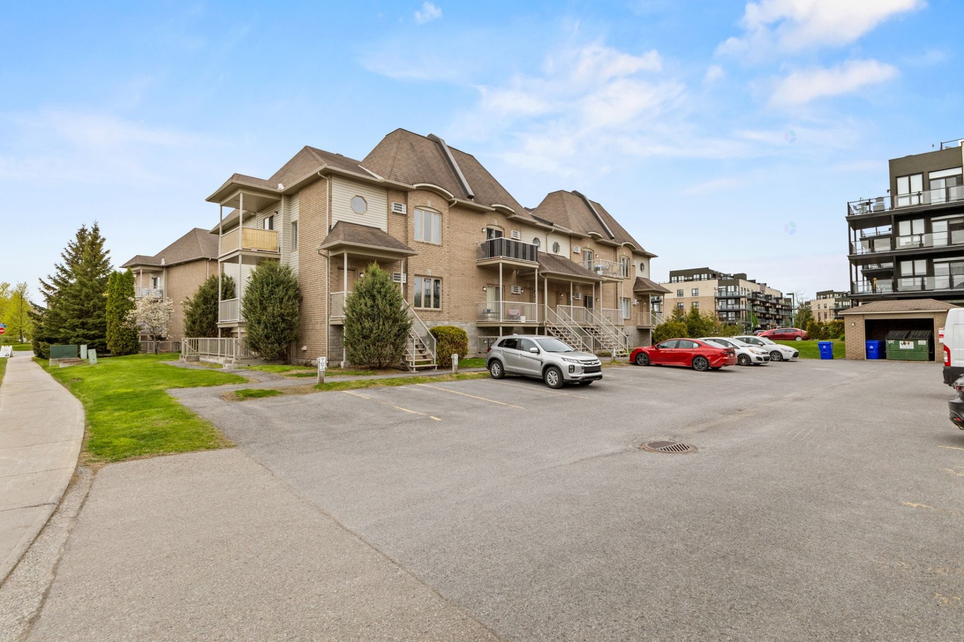 









62


Rue du Zénith

, 2,
Gatineau (Hull),




QC
J9A0A4

