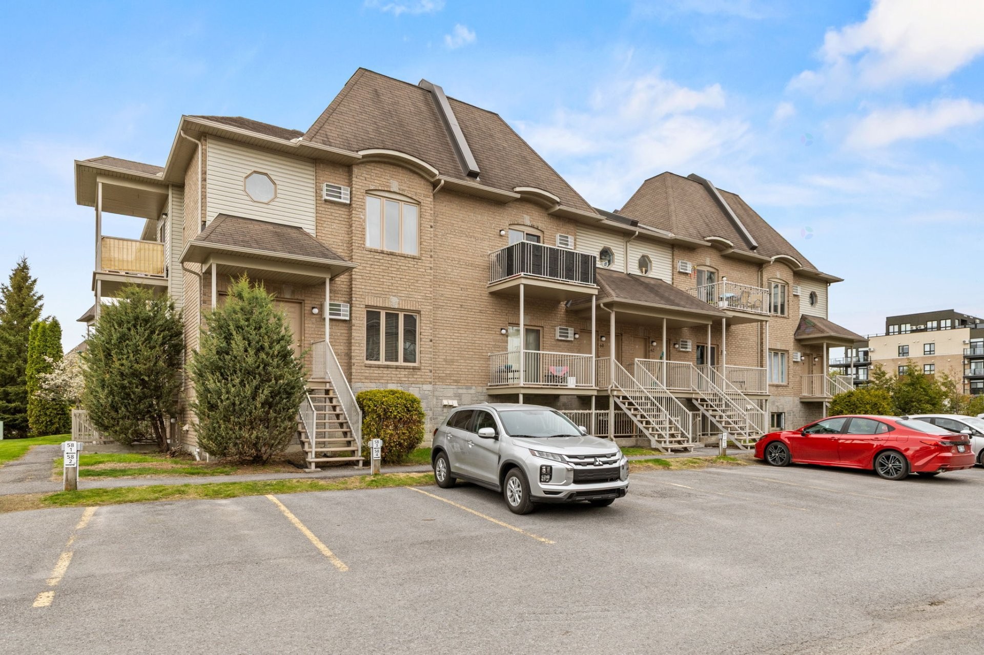 









62


Rue du Zénith

, 2,
Gatineau (Hull),




QC
J9A0A4

