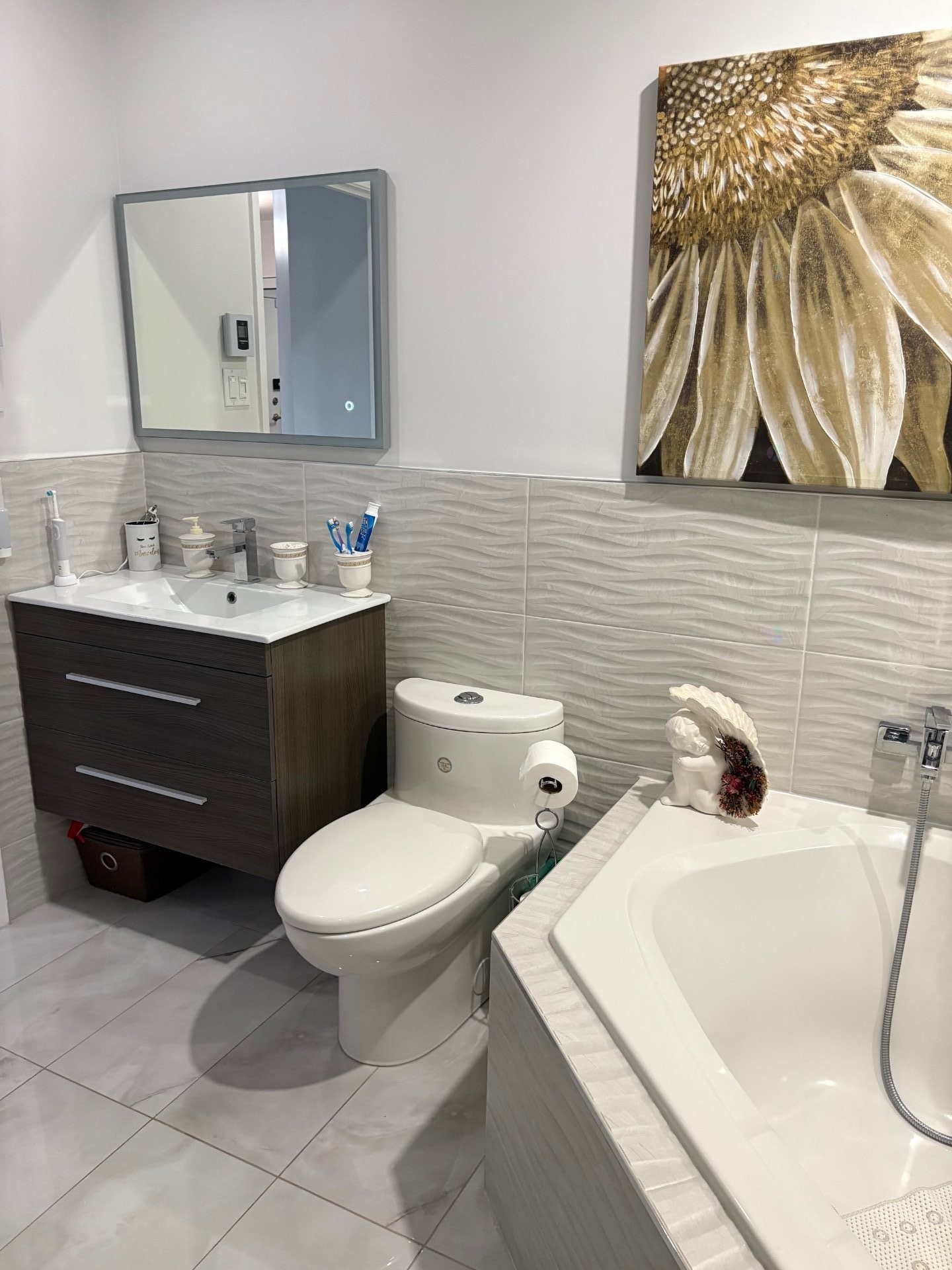 









3073


Rue Édouard-Montpetit

, 208,
Laval (Chomedey),




QC
H7T2T5

