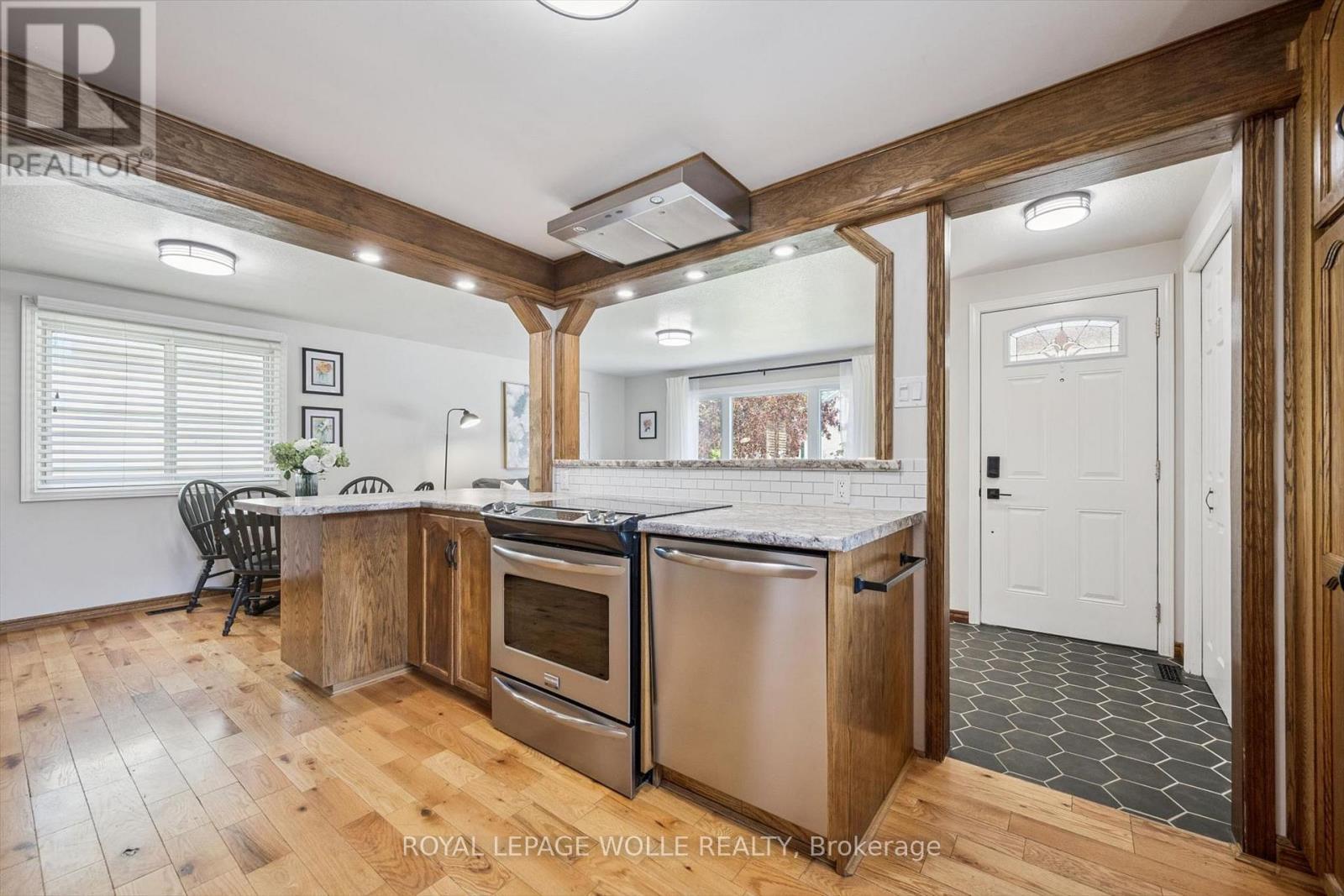 












34 ASPEN CRESCENT

,
Woolwich,




Ontario
N3B1J8

