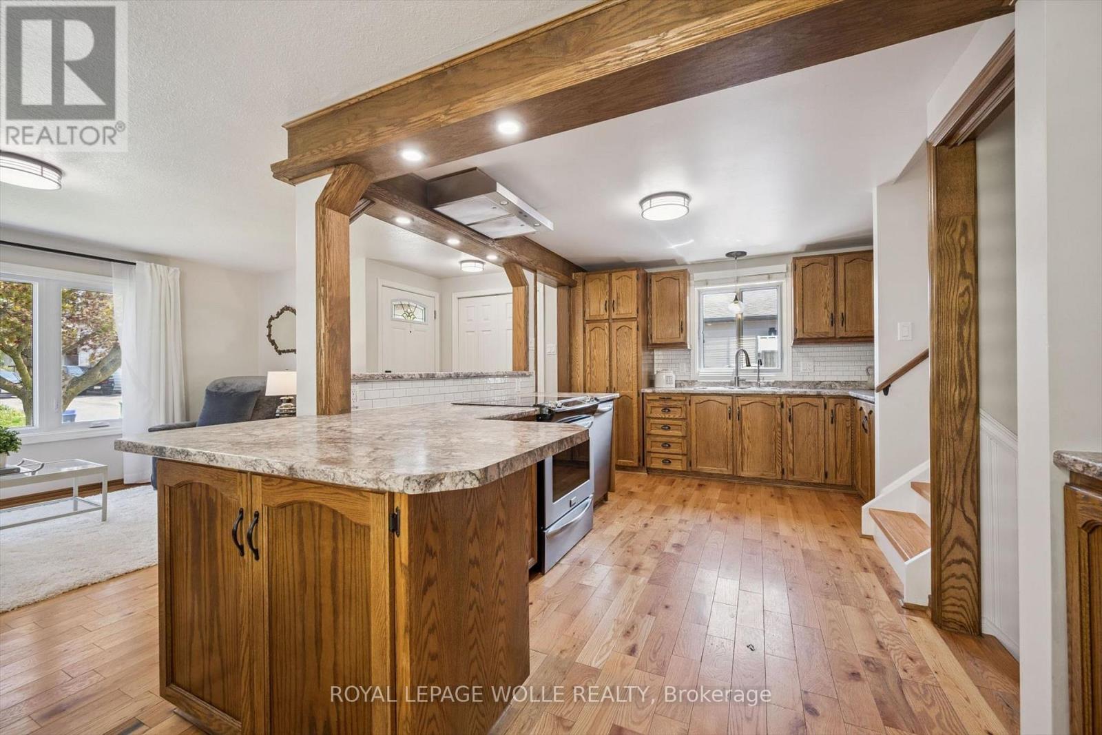 












34 ASPEN CRESCENT

,
Woolwich,




Ontario
N3B1J8

