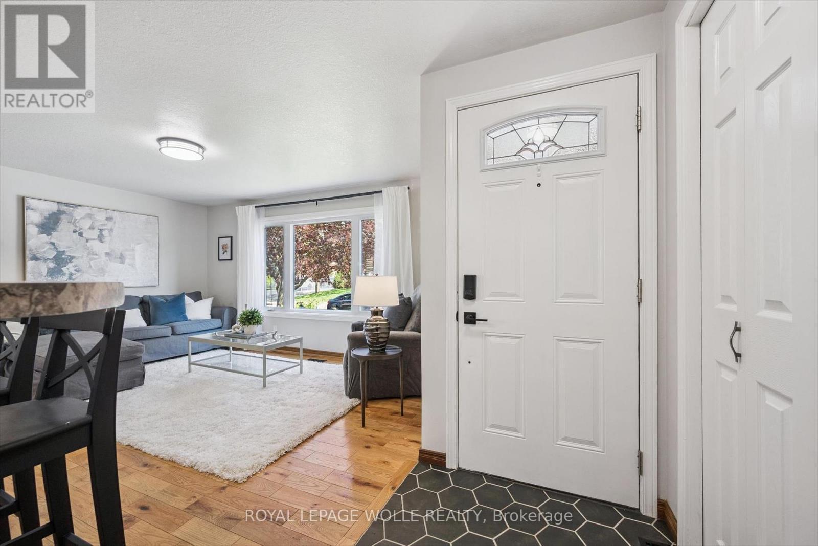 












34 ASPEN CRESCENT

,
Woolwich,




Ontario
N3B1J8

