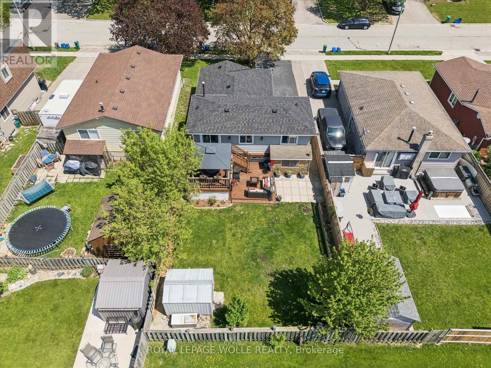 












34 ASPEN CRESCENT

,
Woolwich,




Ontario
N3B1J8

