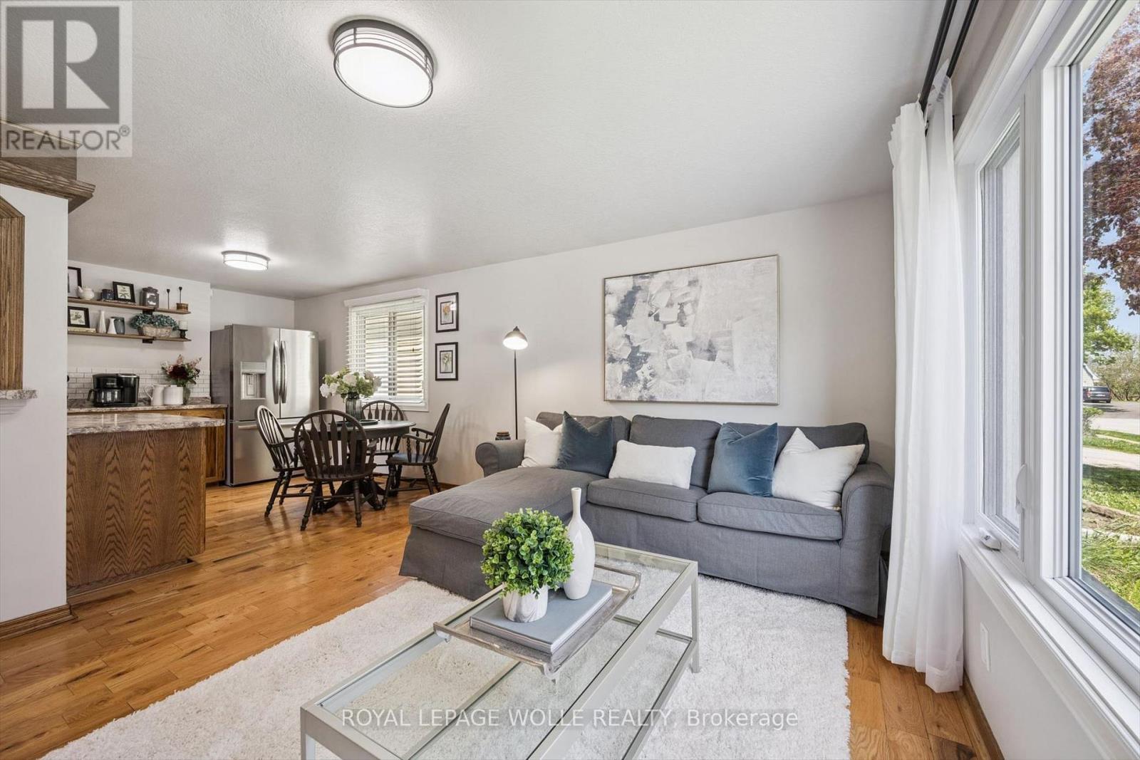 












34 ASPEN CRESCENT

,
Woolwich,




Ontario
N3B1J8

