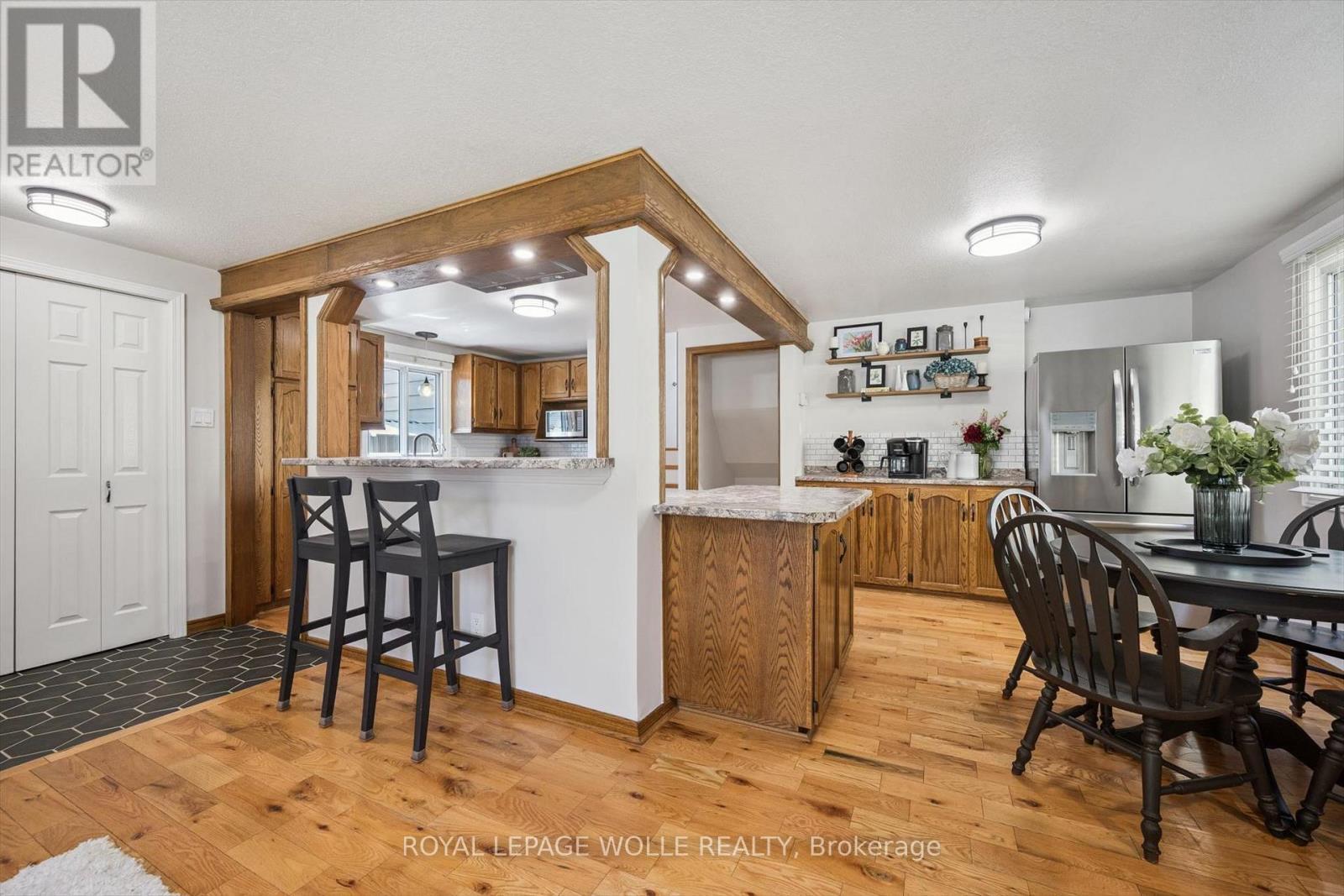 












34 ASPEN CRESCENT

,
Woolwich,




Ontario
N3B1J8

