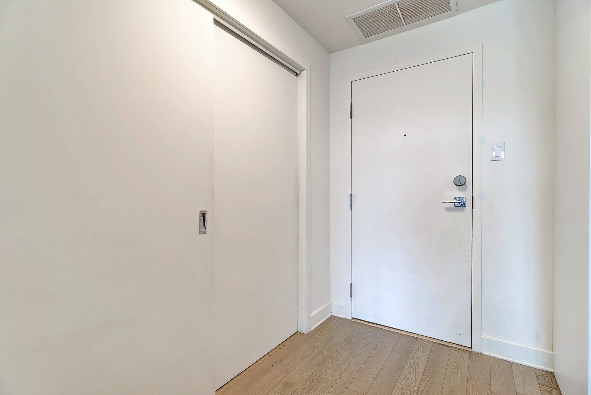 









5905


Boul. du Quartier

, 612,
Brossard,




QC
J4Z0R7

