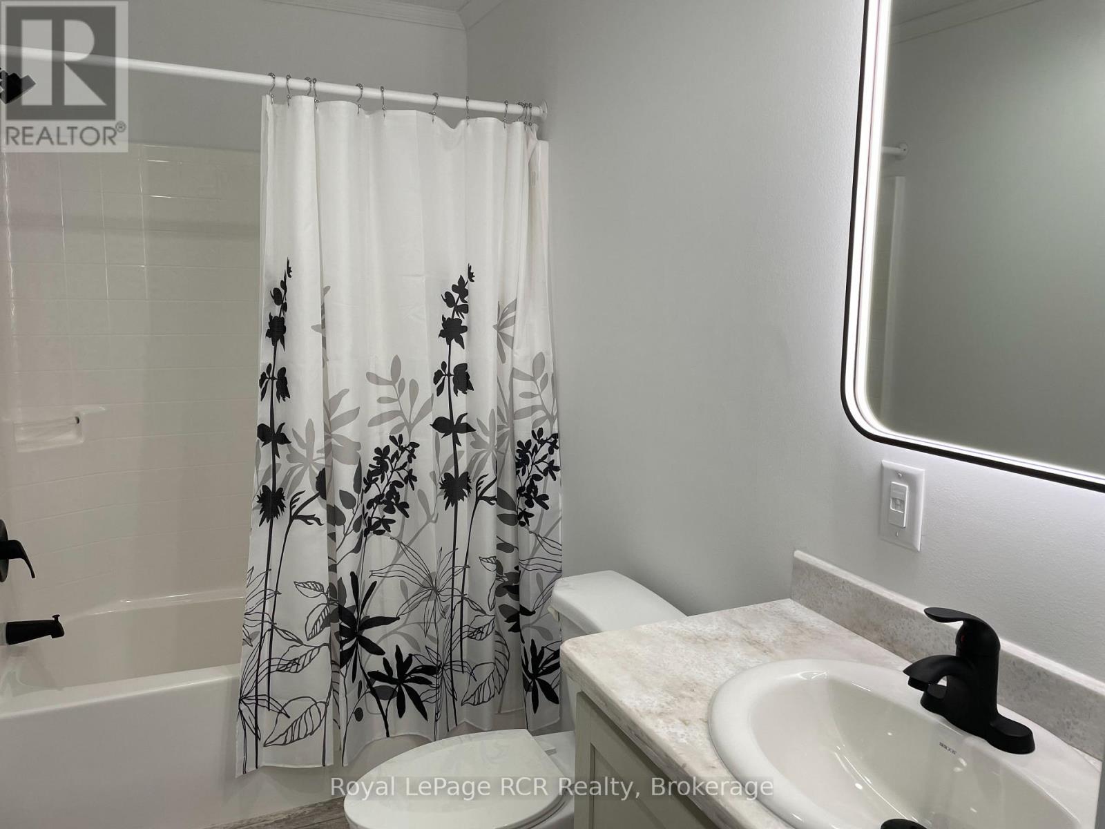 












212 SPRUCE DRIVE

,
West Grey,




Ontario
N4N3B8

