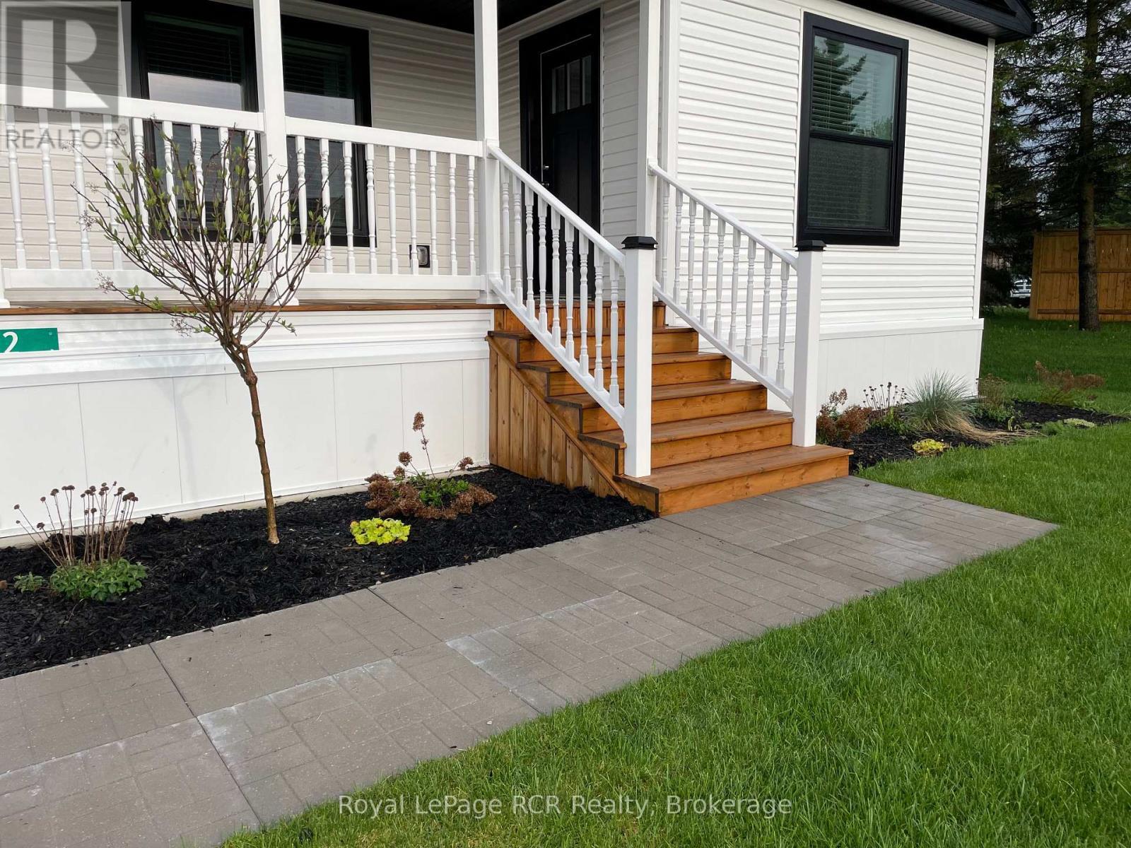 












212 SPRUCE DRIVE

,
West Grey,




Ontario
N4N3B8

