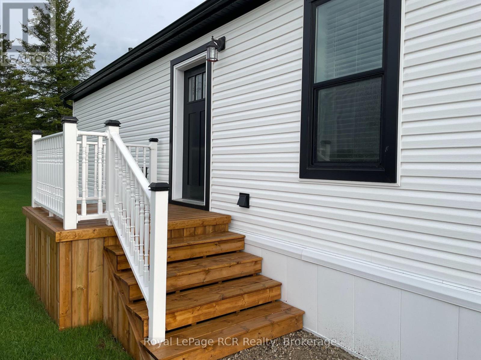 












212 SPRUCE DRIVE

,
West Grey,




Ontario
N4N3B8

