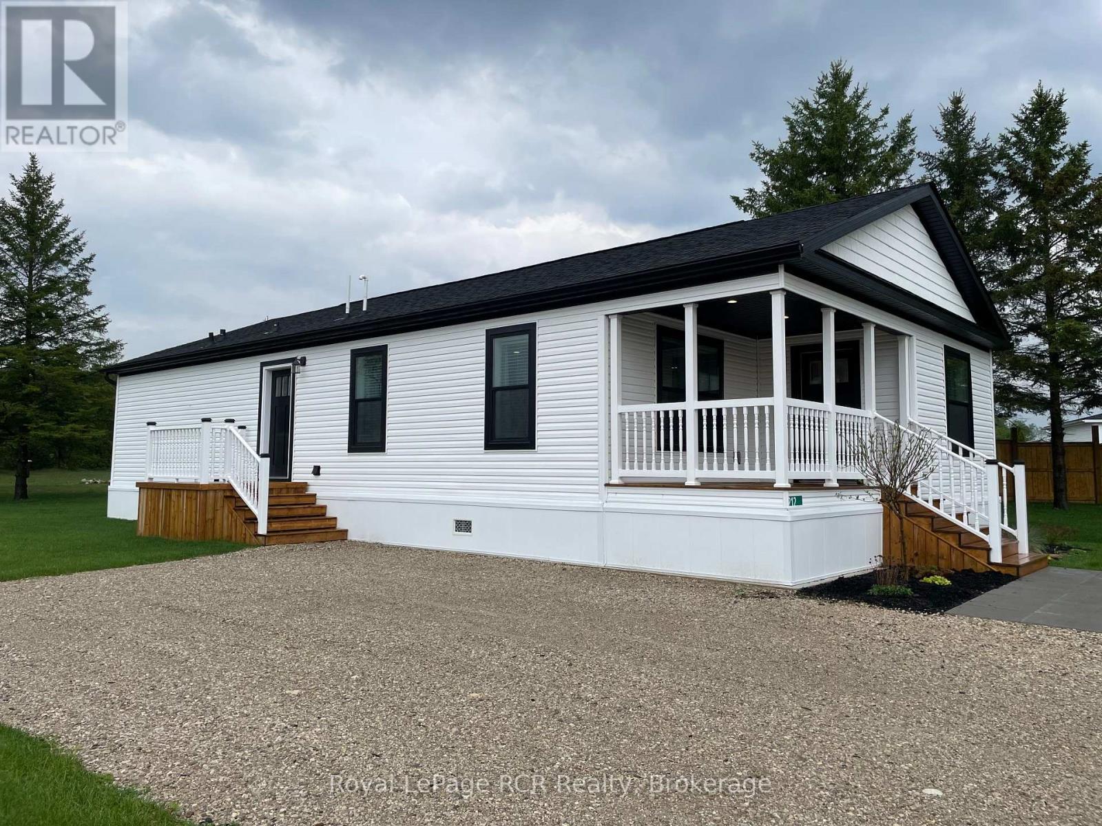 












212 SPRUCE DRIVE

,
West Grey,




Ontario
N4N3B8

