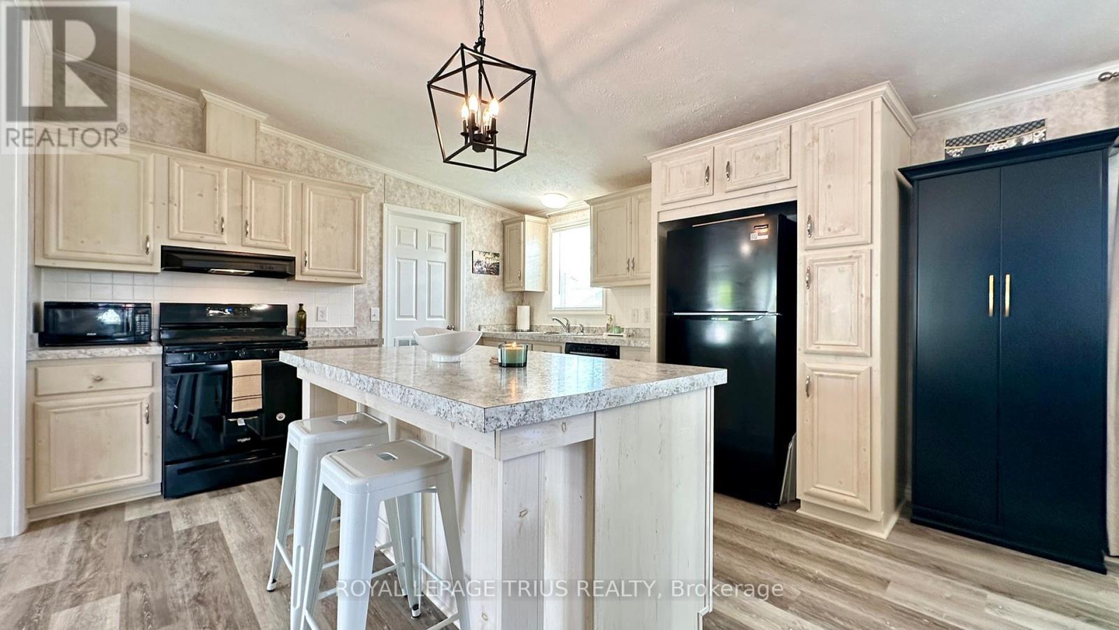 












4 CRICKLEWOOD CRESCENT

,
Haldimand (Nanticoke),




Ontario
N0A1L0

