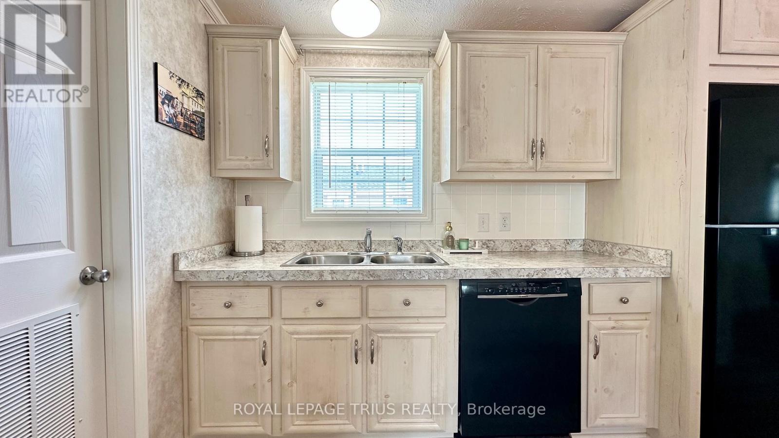 












4 CRICKLEWOOD CRESCENT

,
Haldimand (Nanticoke),




Ontario
N0A1L0

