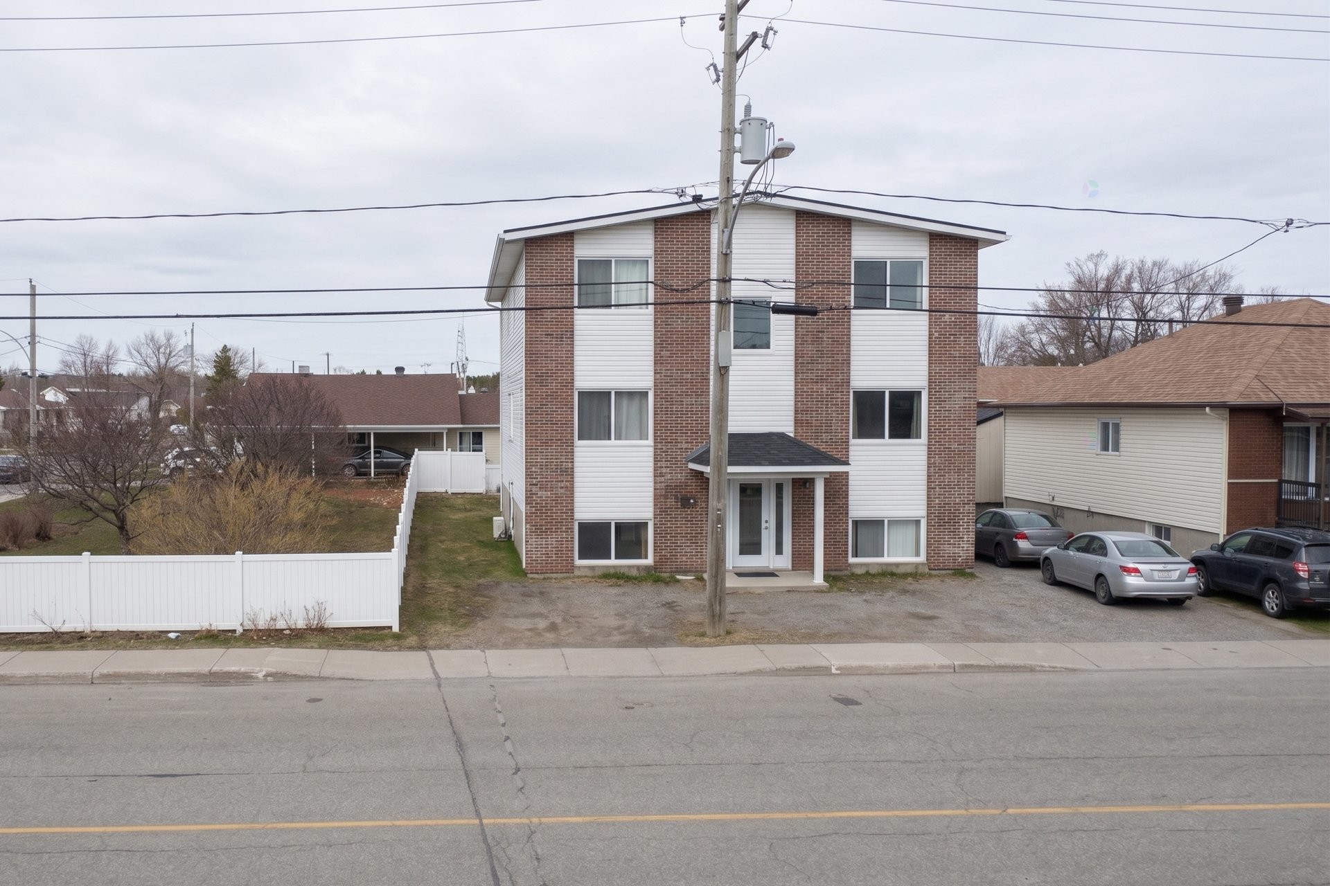 









1270


15e Rue

,
Shawinigan,




QC
G9T3W9

