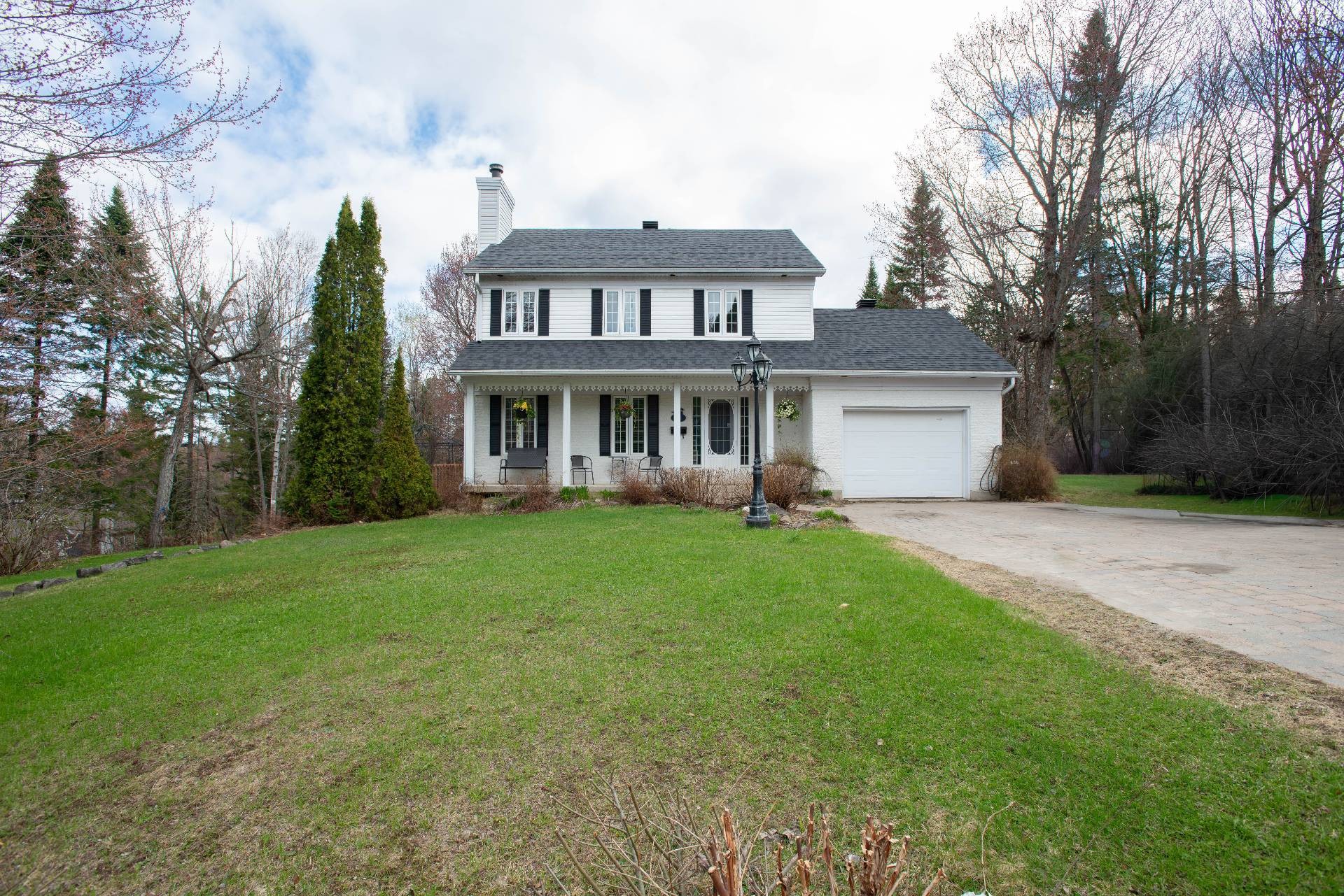









9


Rue Elm

,
Shannon,




QC
G3S0M2

