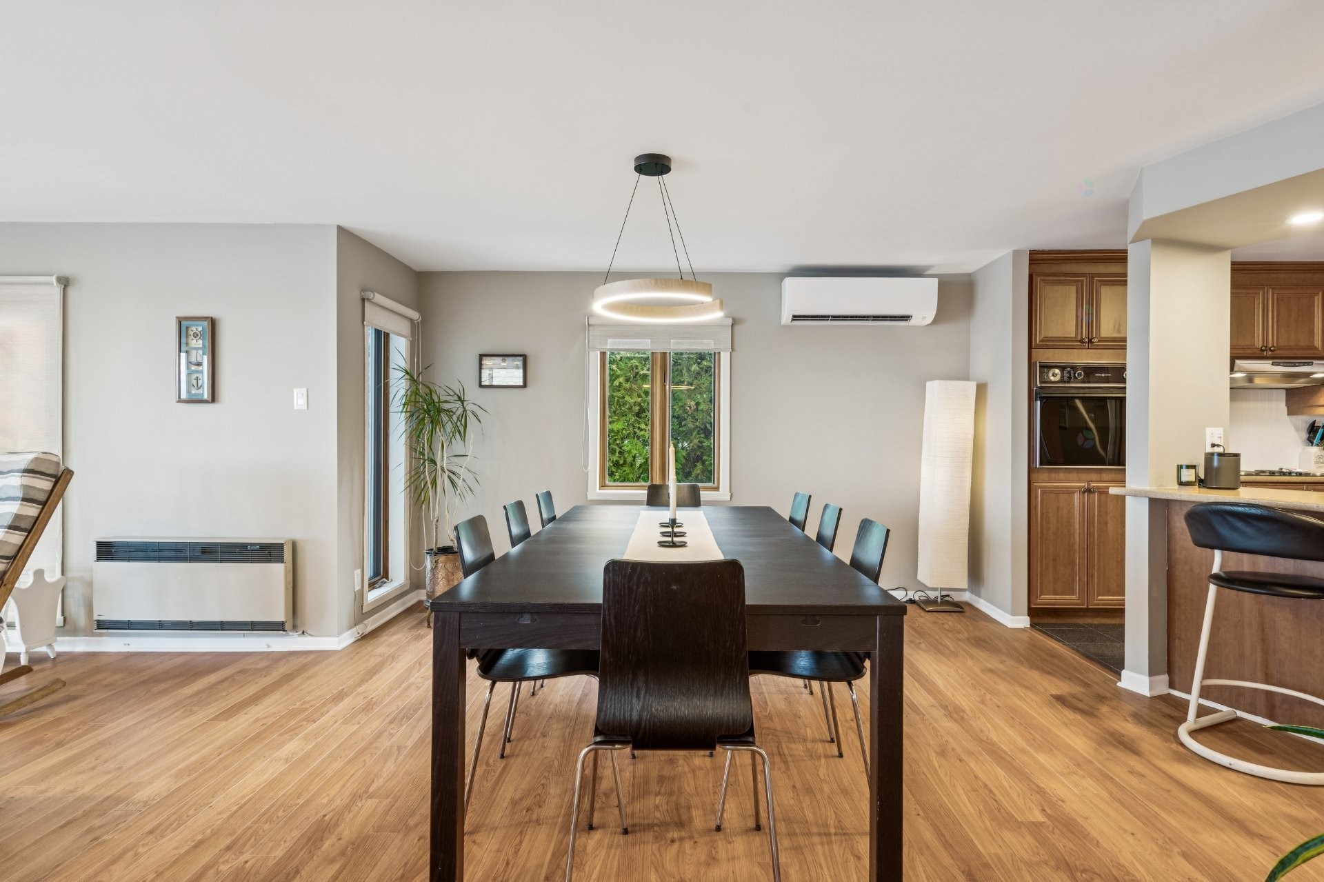 









724


Av. de Venise O.

,
Venise-en-Québec,




QC
J0J2K0

