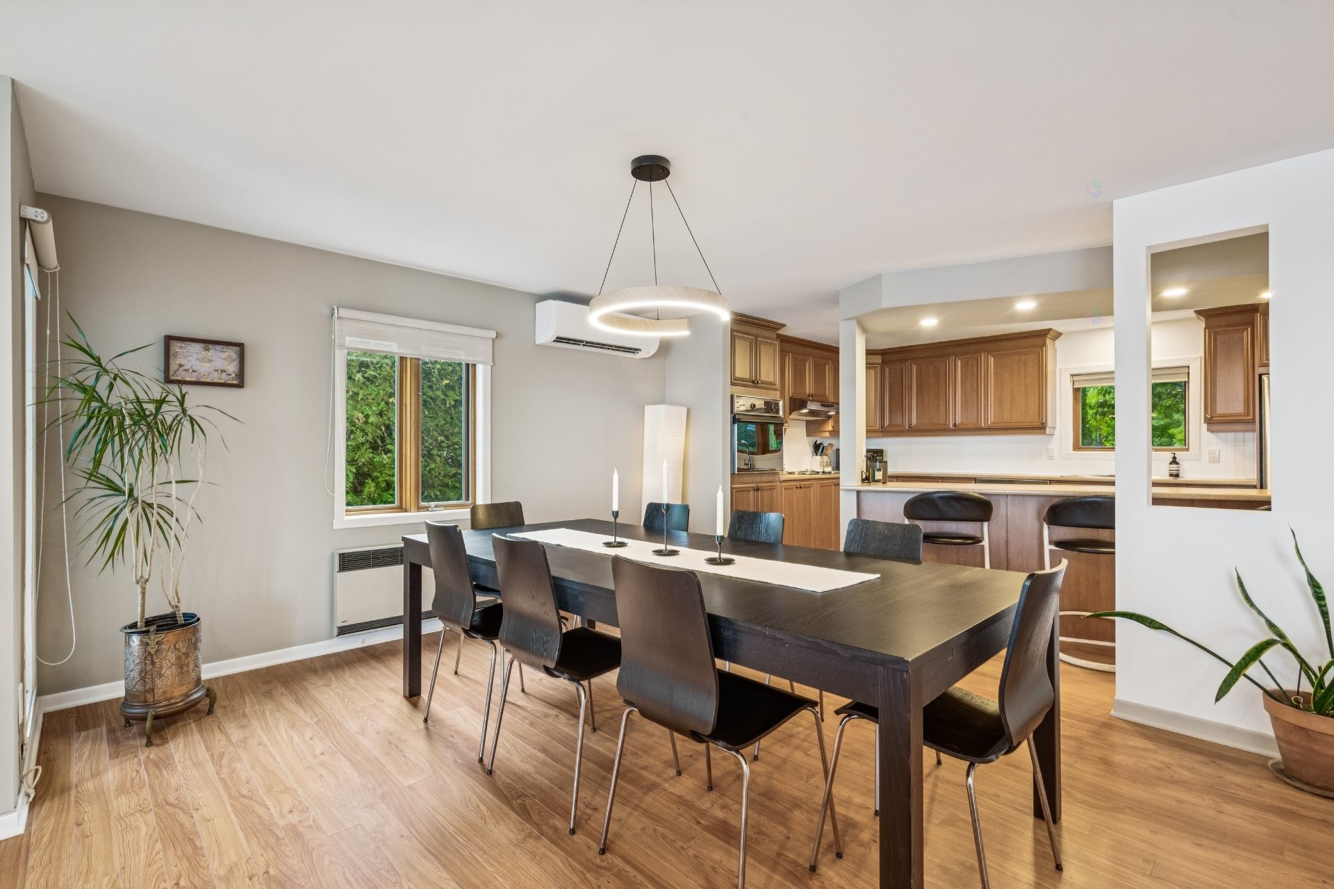 









724


Av. de Venise O.

,
Venise-en-Québec,




QC
J0J2K0

