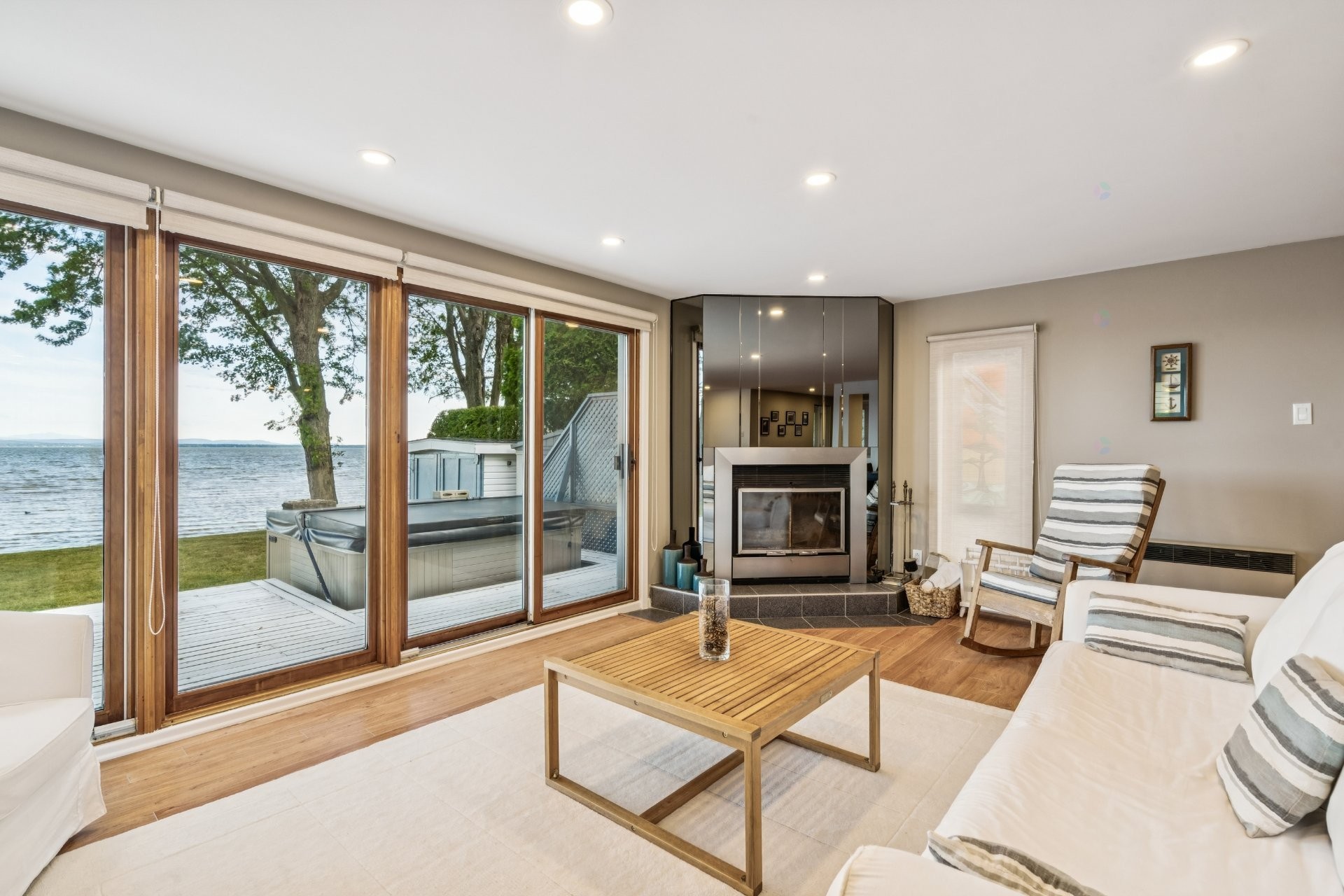 









724


Av. de Venise O.

,
Venise-en-Québec,




QC
J0J2K0

