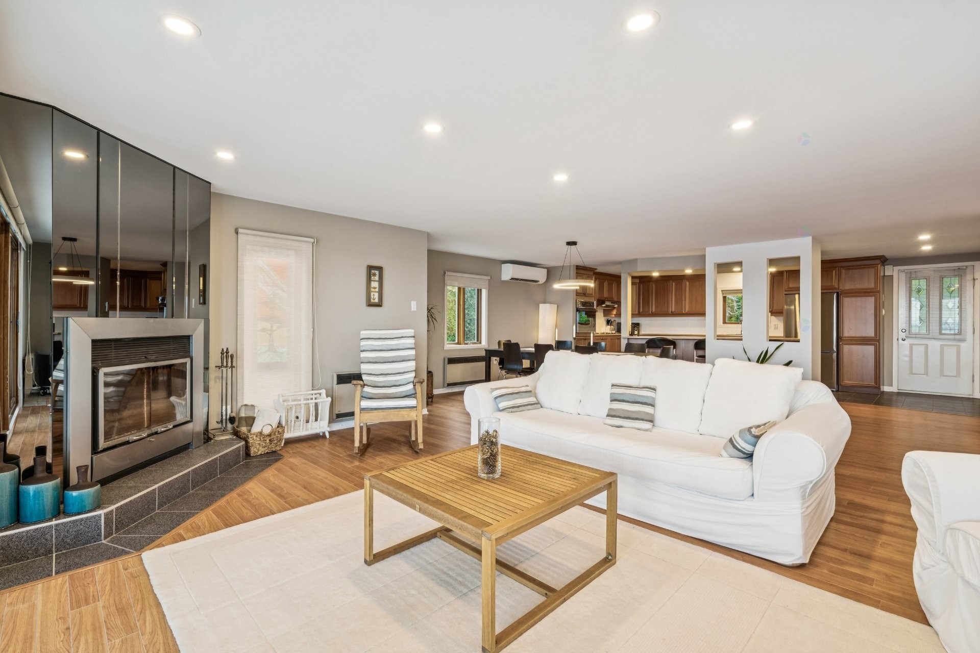 









724


Av. de Venise O.

,
Venise-en-Québec,




QC
J0J2K0

