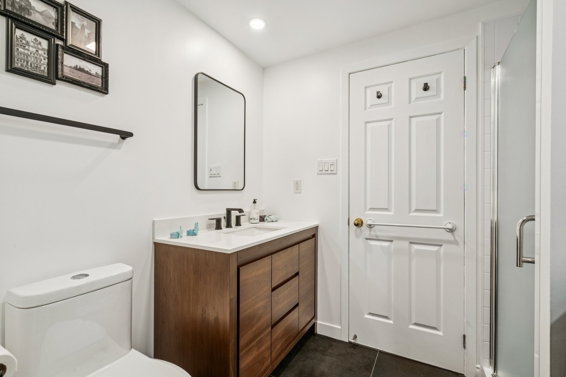 









724


Av. de Venise O.

,
Venise-en-Québec,




QC
J0J2K0

