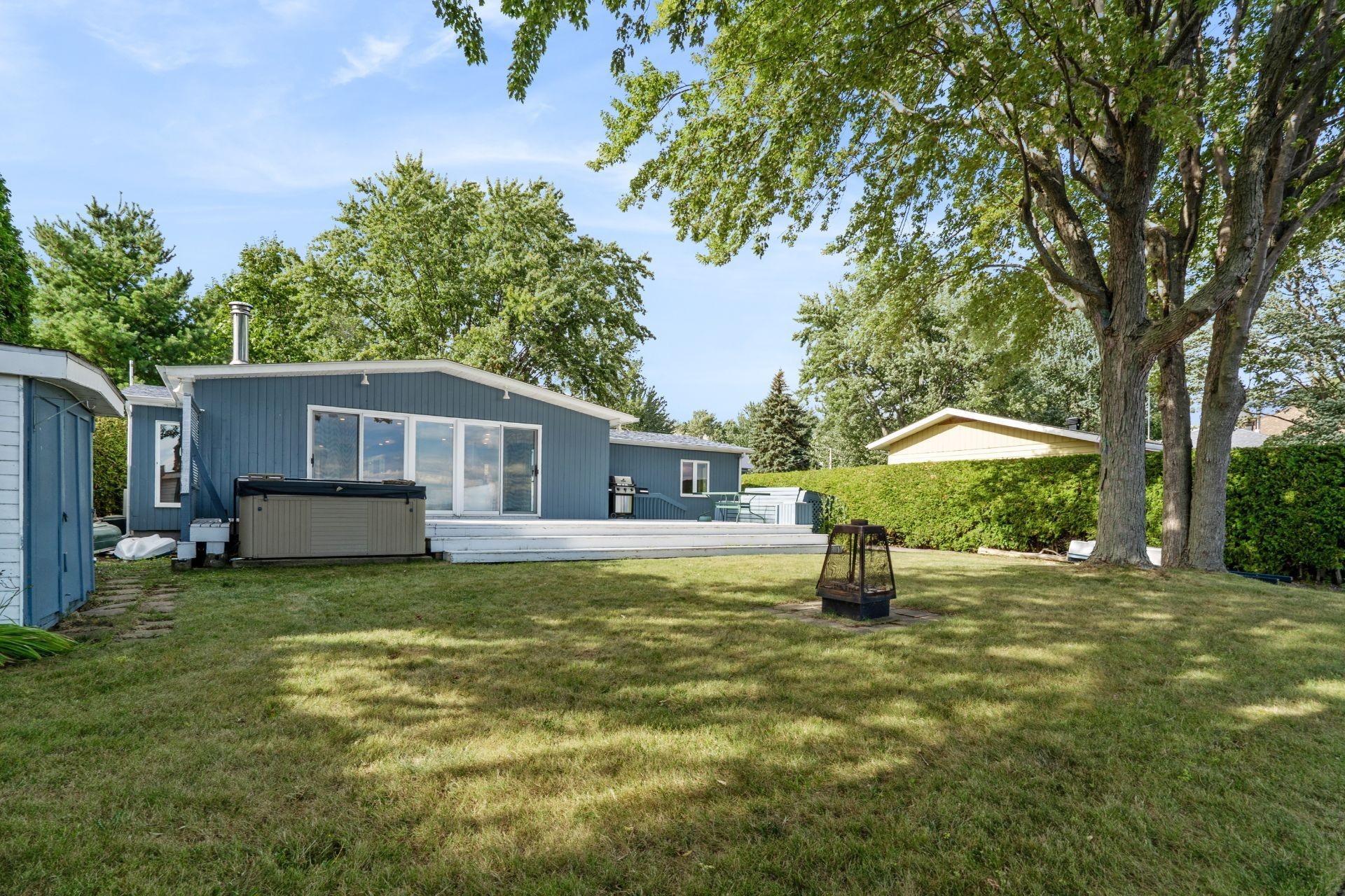 









724


Av. de Venise O.

,
Venise-en-Québec,




QC
J0J2K0

