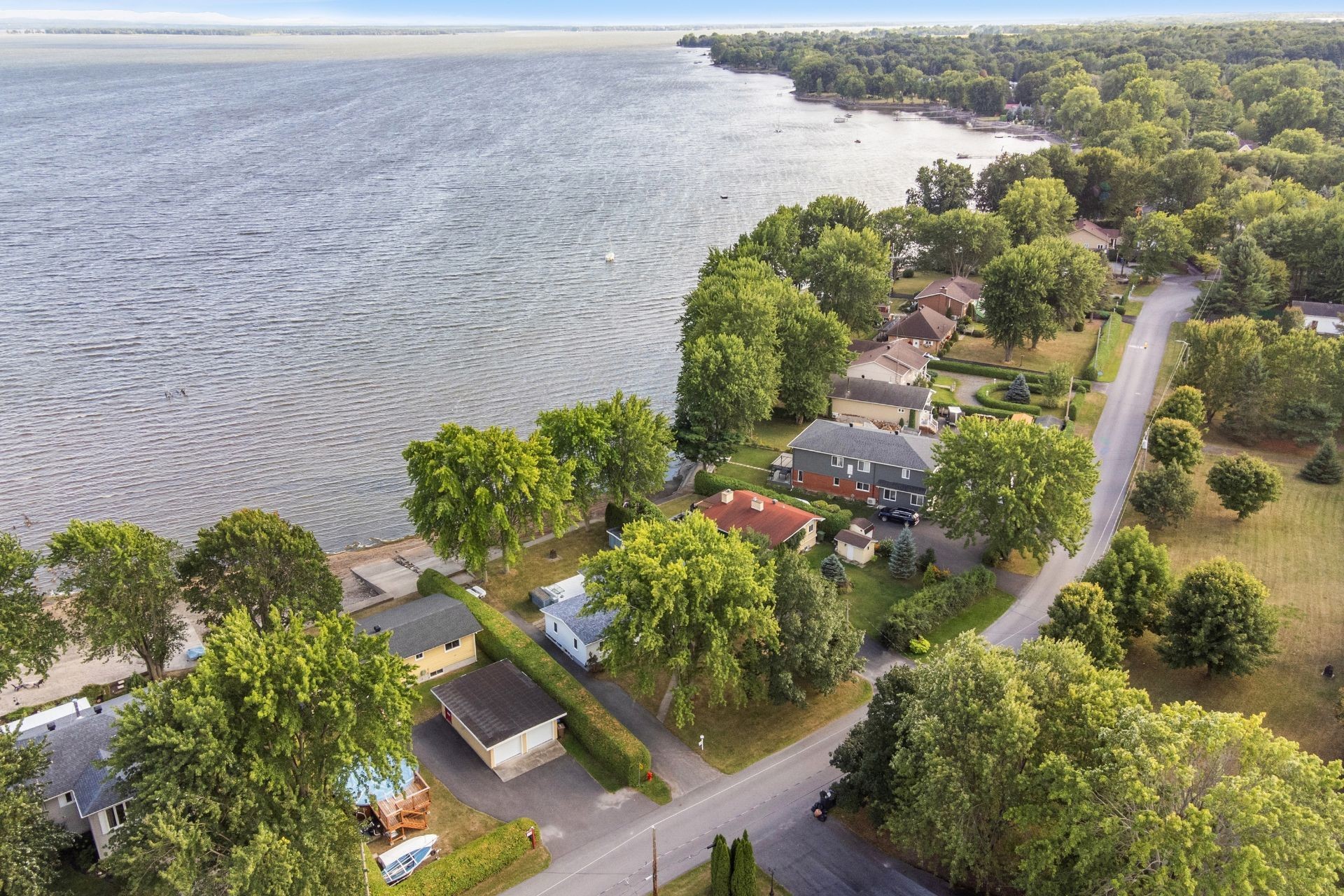 









724


Av. de Venise O.

,
Venise-en-Québec,




QC
J0J2K0

